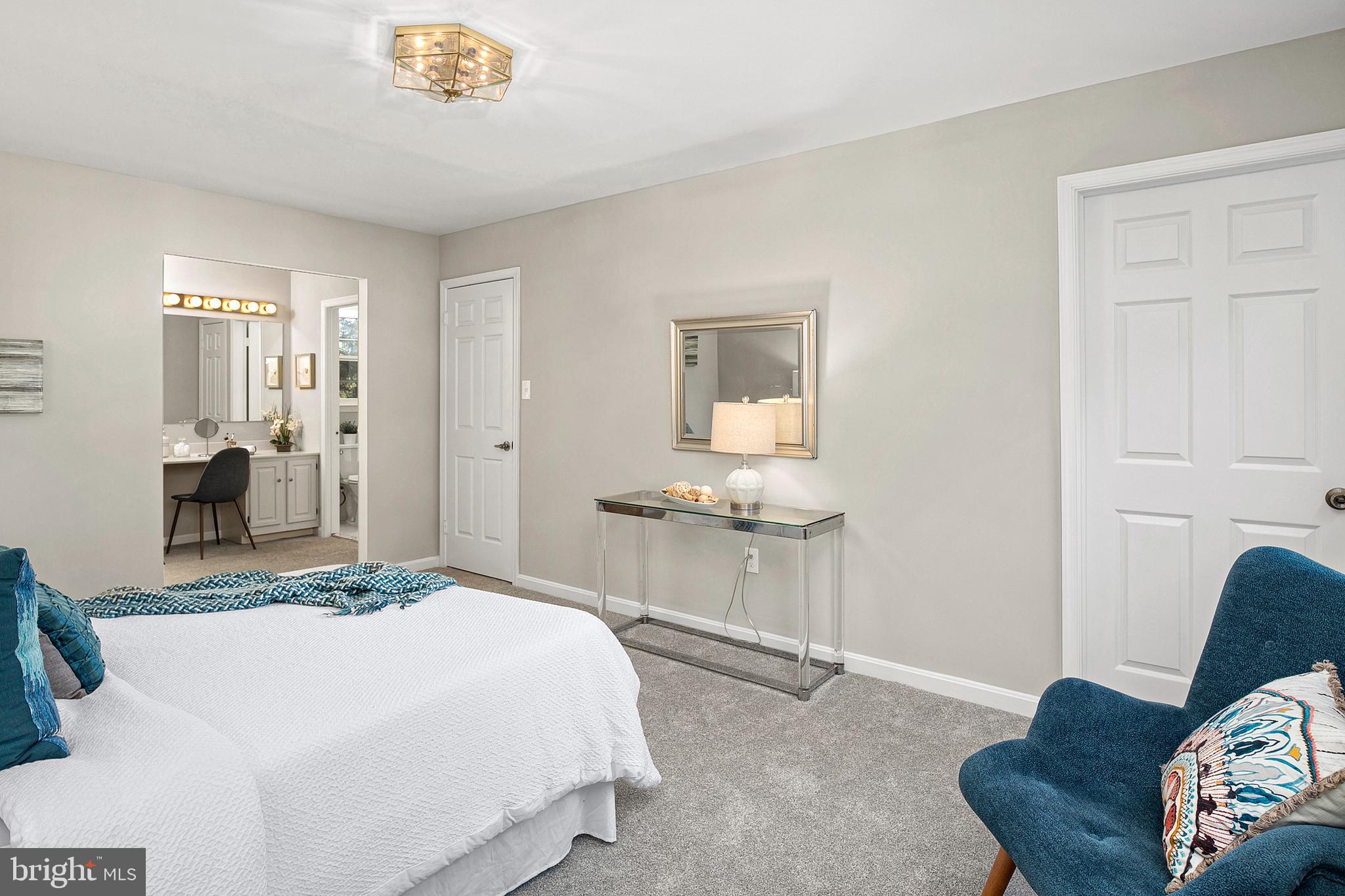 NAPLES MANOR - Residential