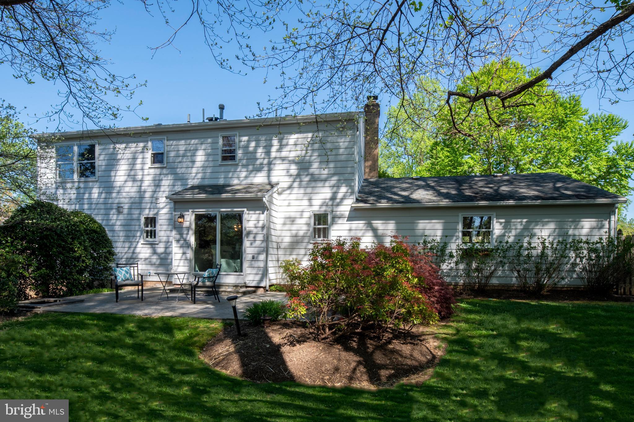 NAPLES MANOR - Residential