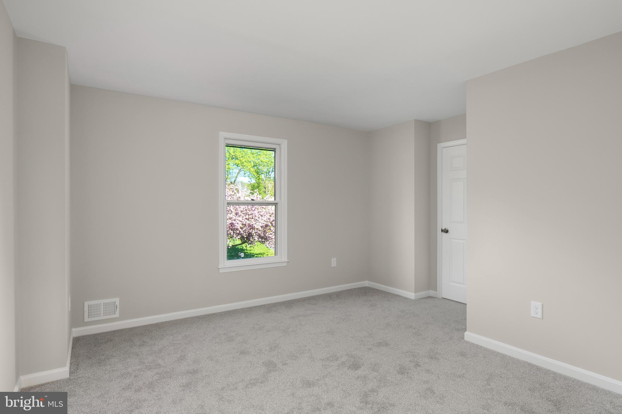 NAPLES MANOR - Residential