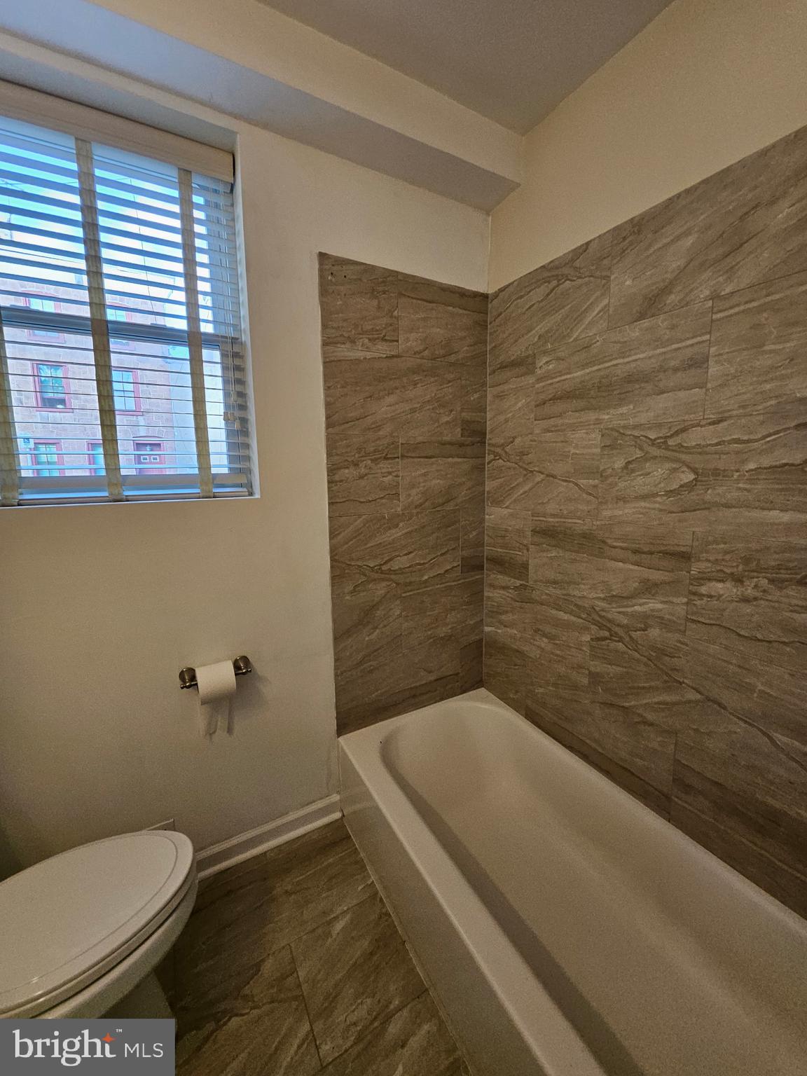 EAST FALLS - Residential Lease