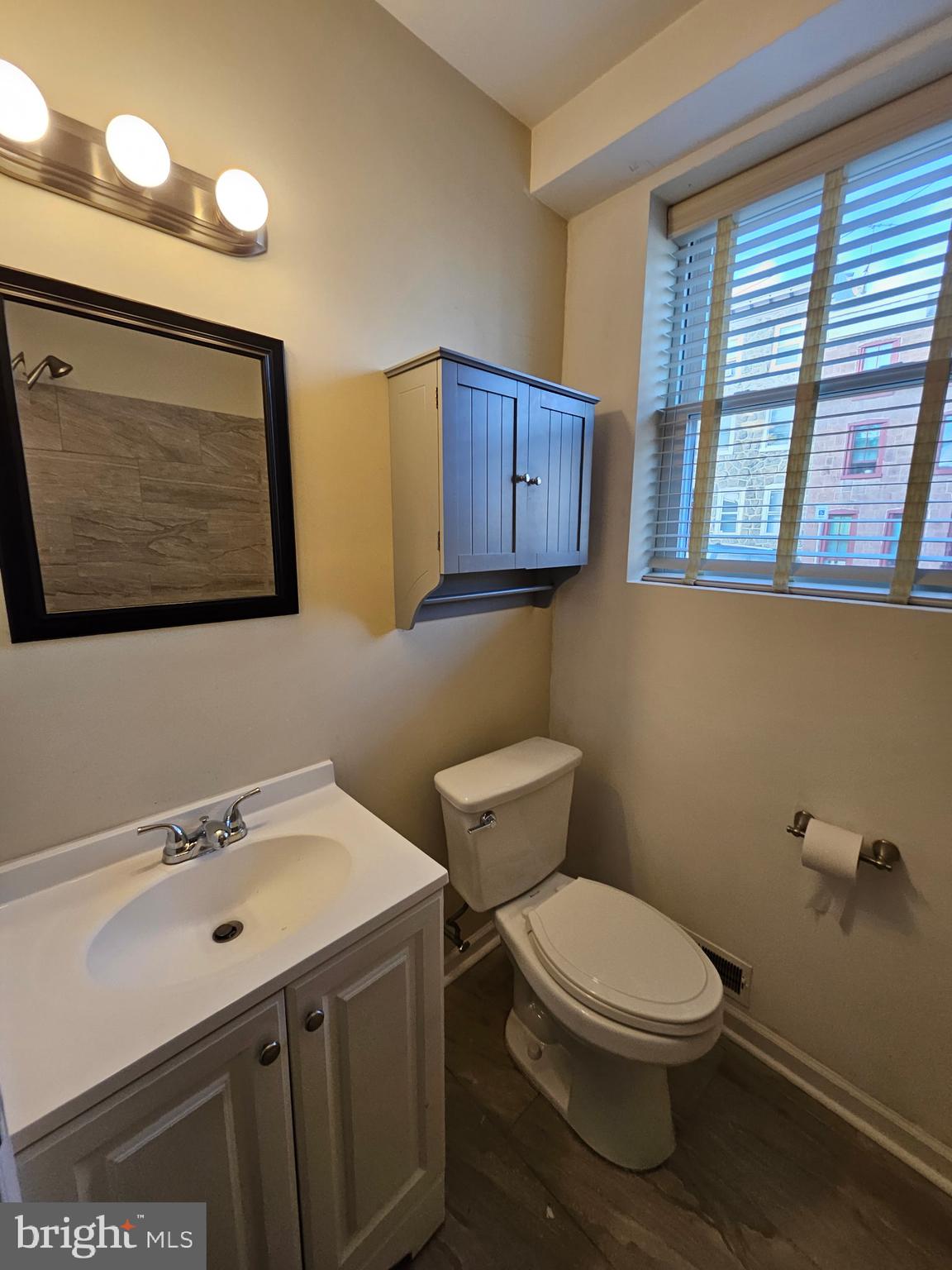 EAST FALLS - Residential Lease