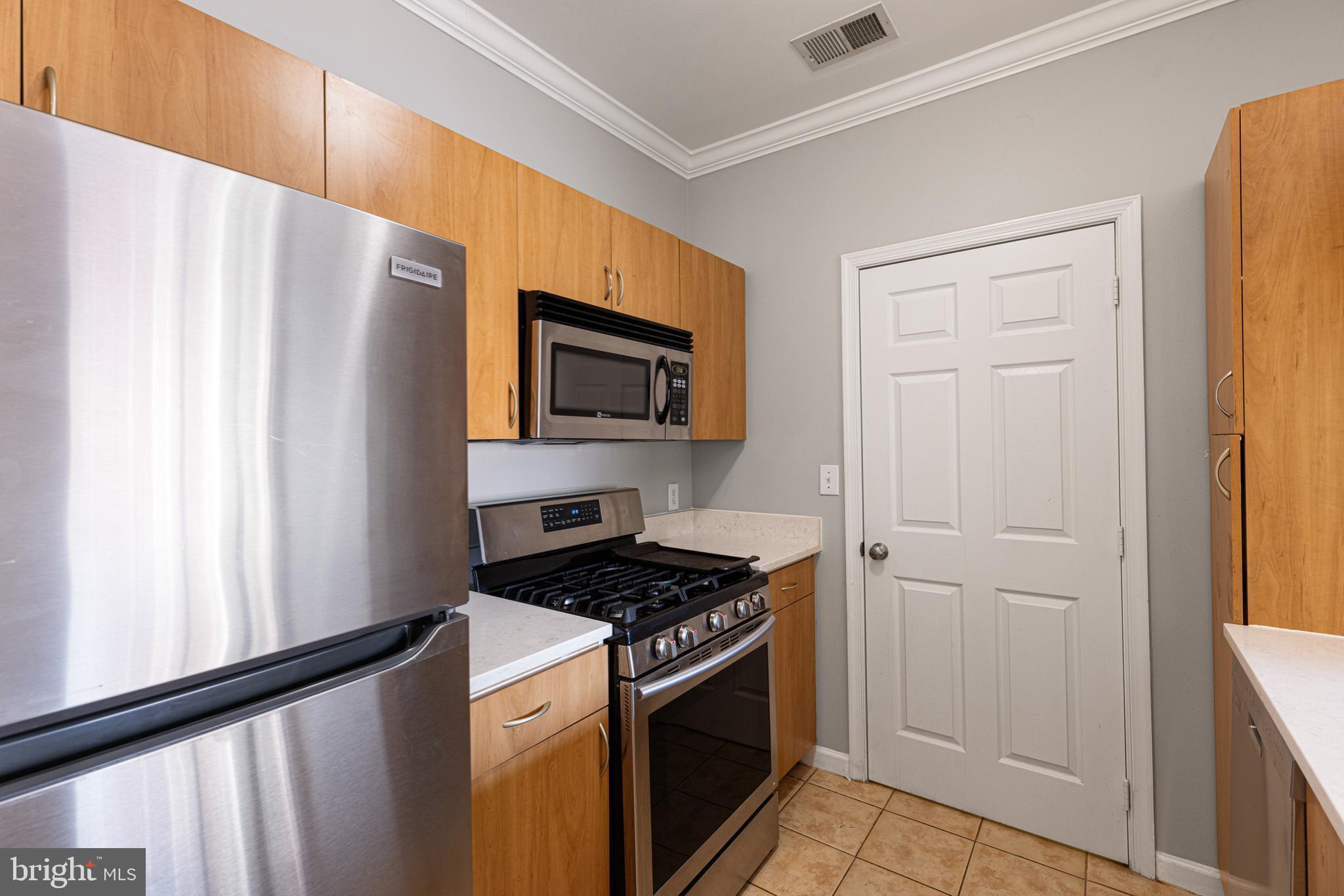 ASHMORE AT GERMANOWN COMMUNITY - Residential Lease