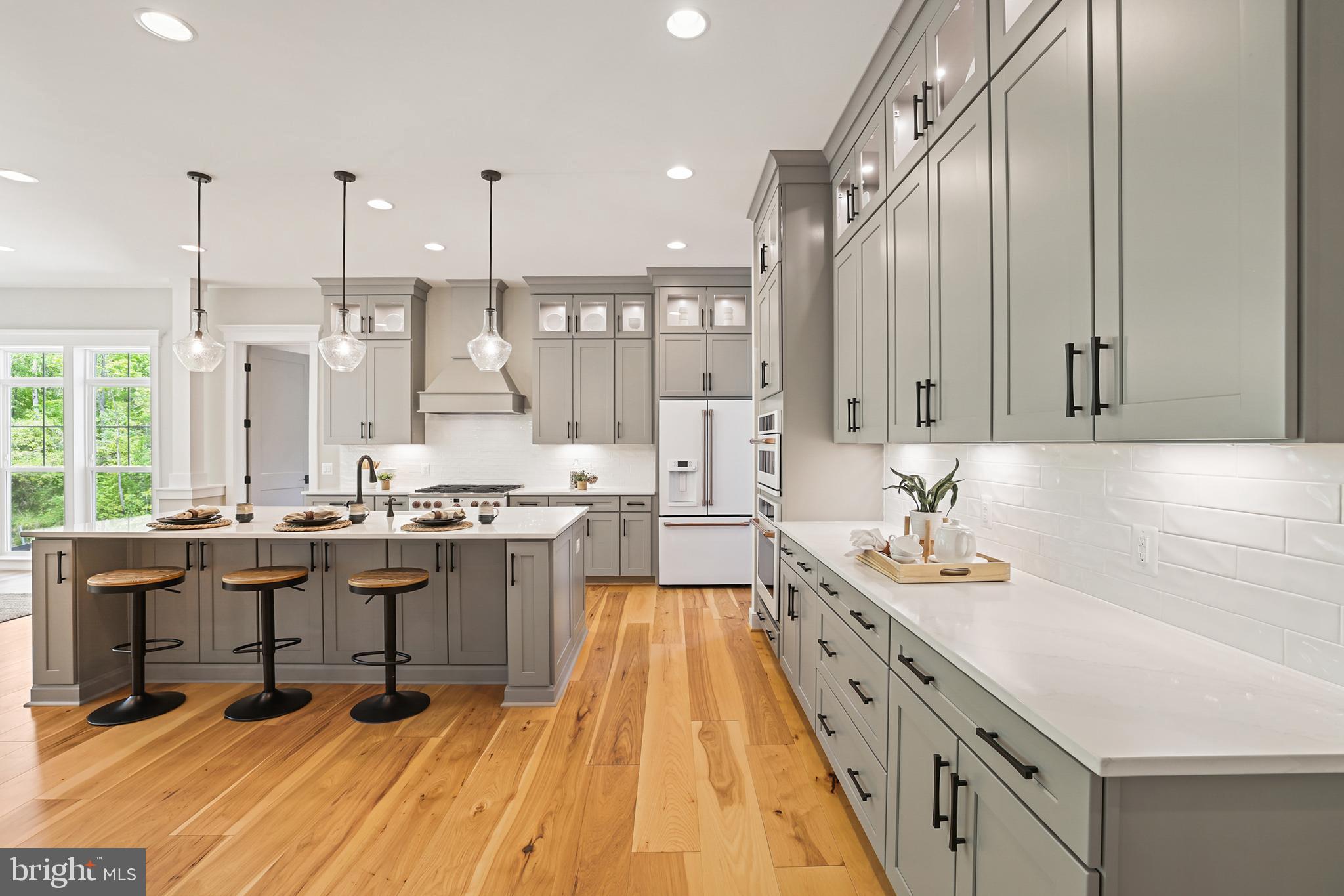 BRADDOCK WOODS - Residential