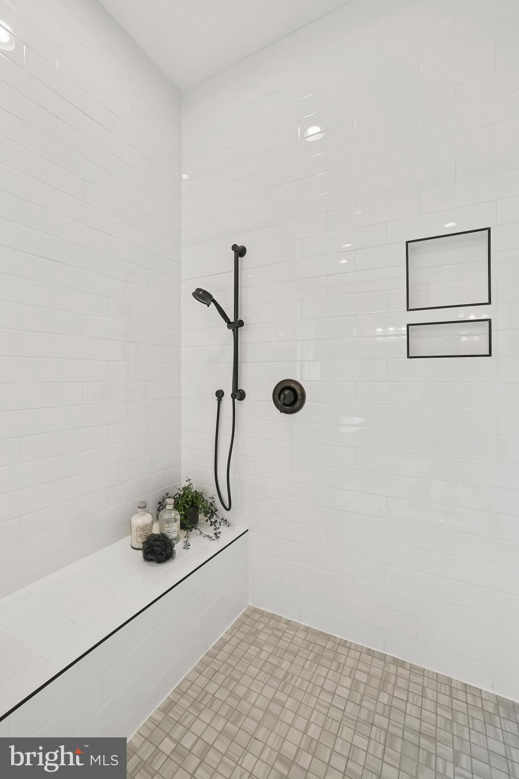 BRADDOCK WOODS - Residential