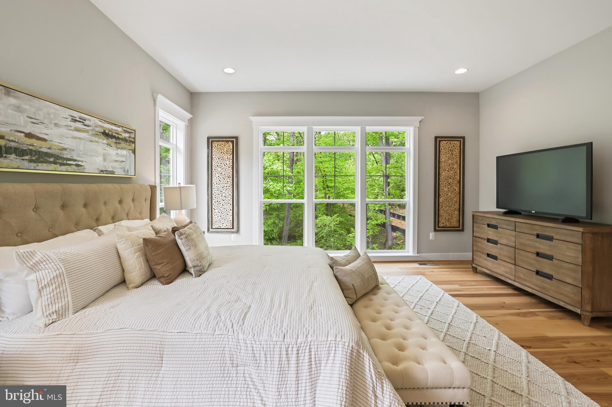 BRADDOCK WOODS - Residential