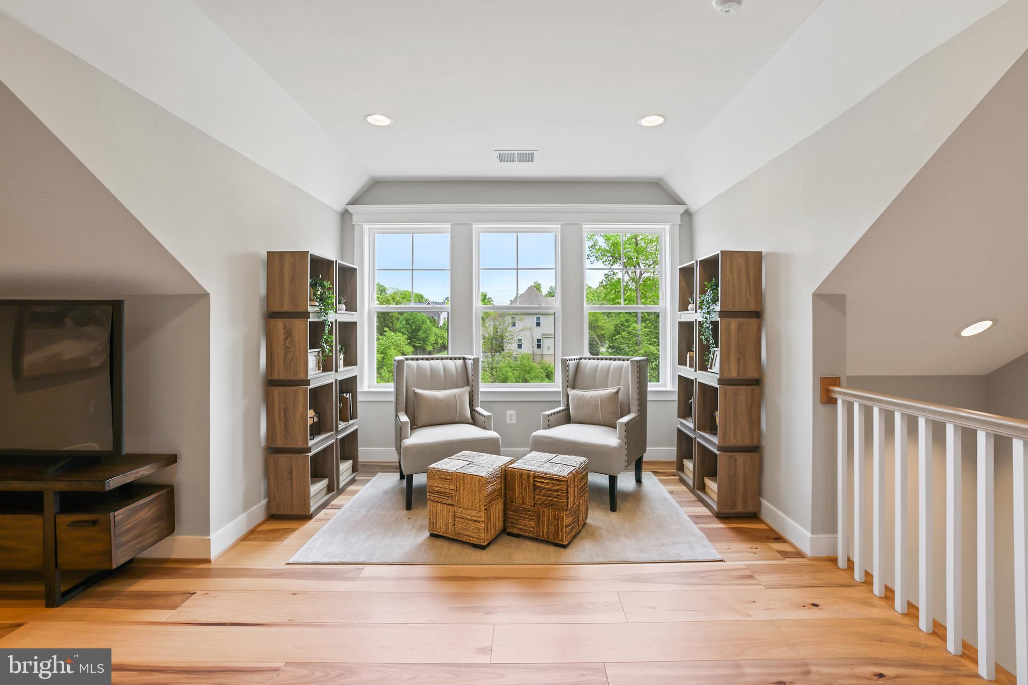 BRADDOCK WOODS - Residential