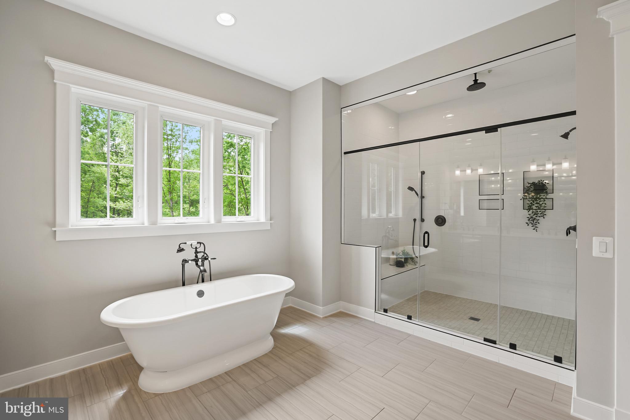 BRADDOCK WOODS - Residential