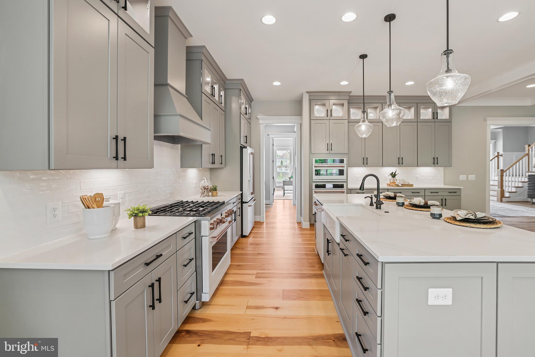 BRADDOCK WOODS - Residential