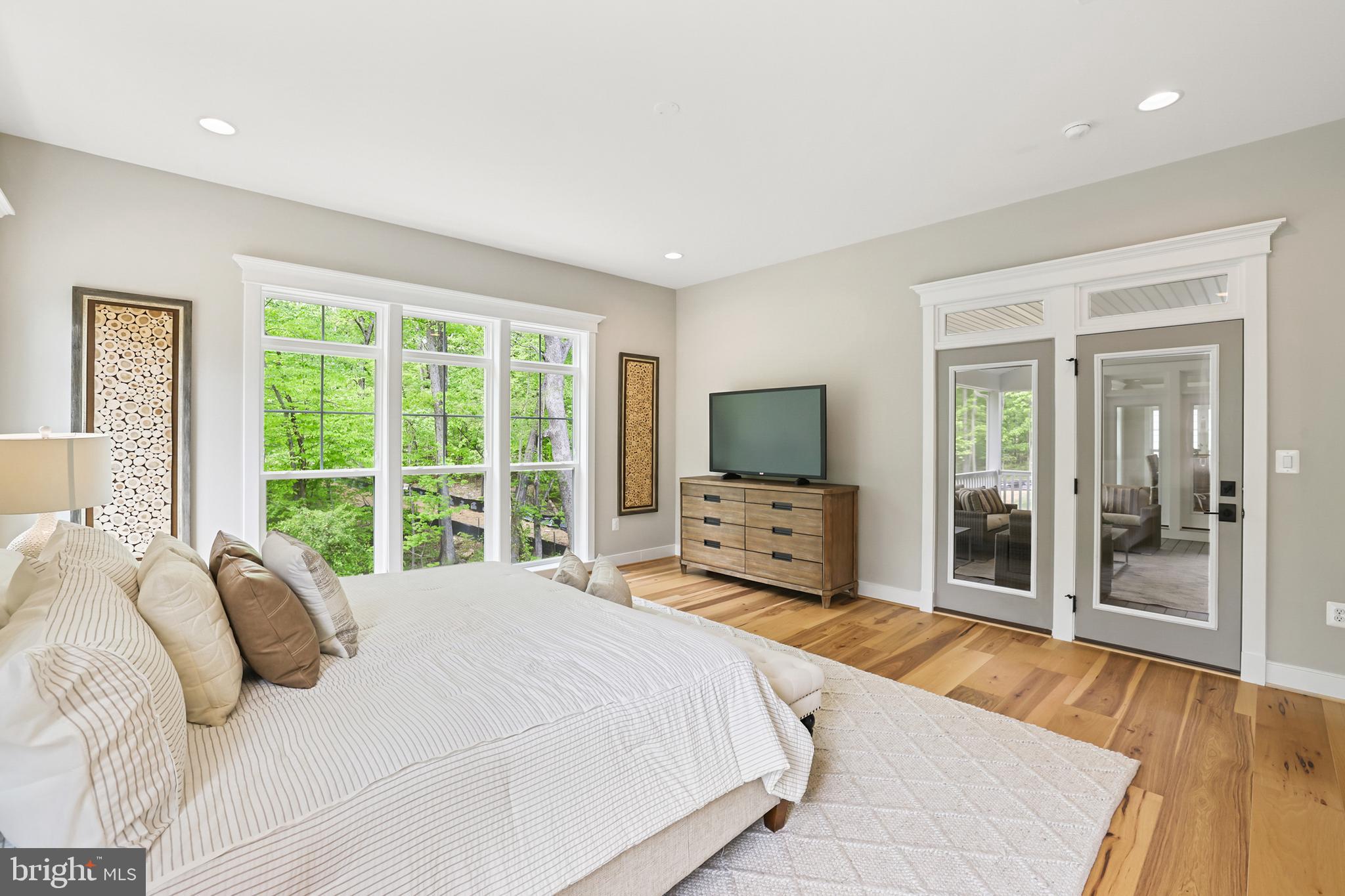 BRADDOCK WOODS - Residential