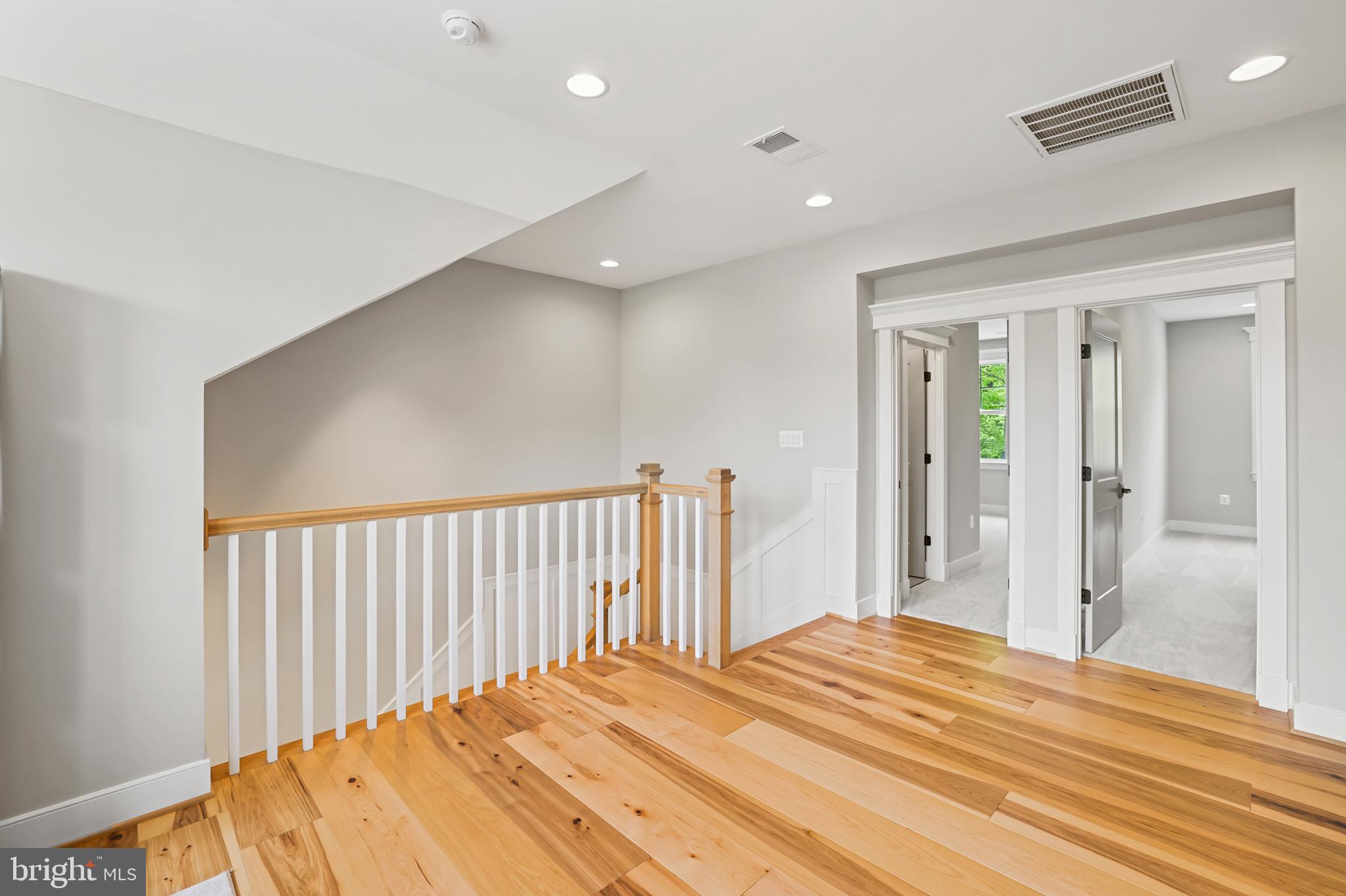 BRADDOCK WOODS - Residential