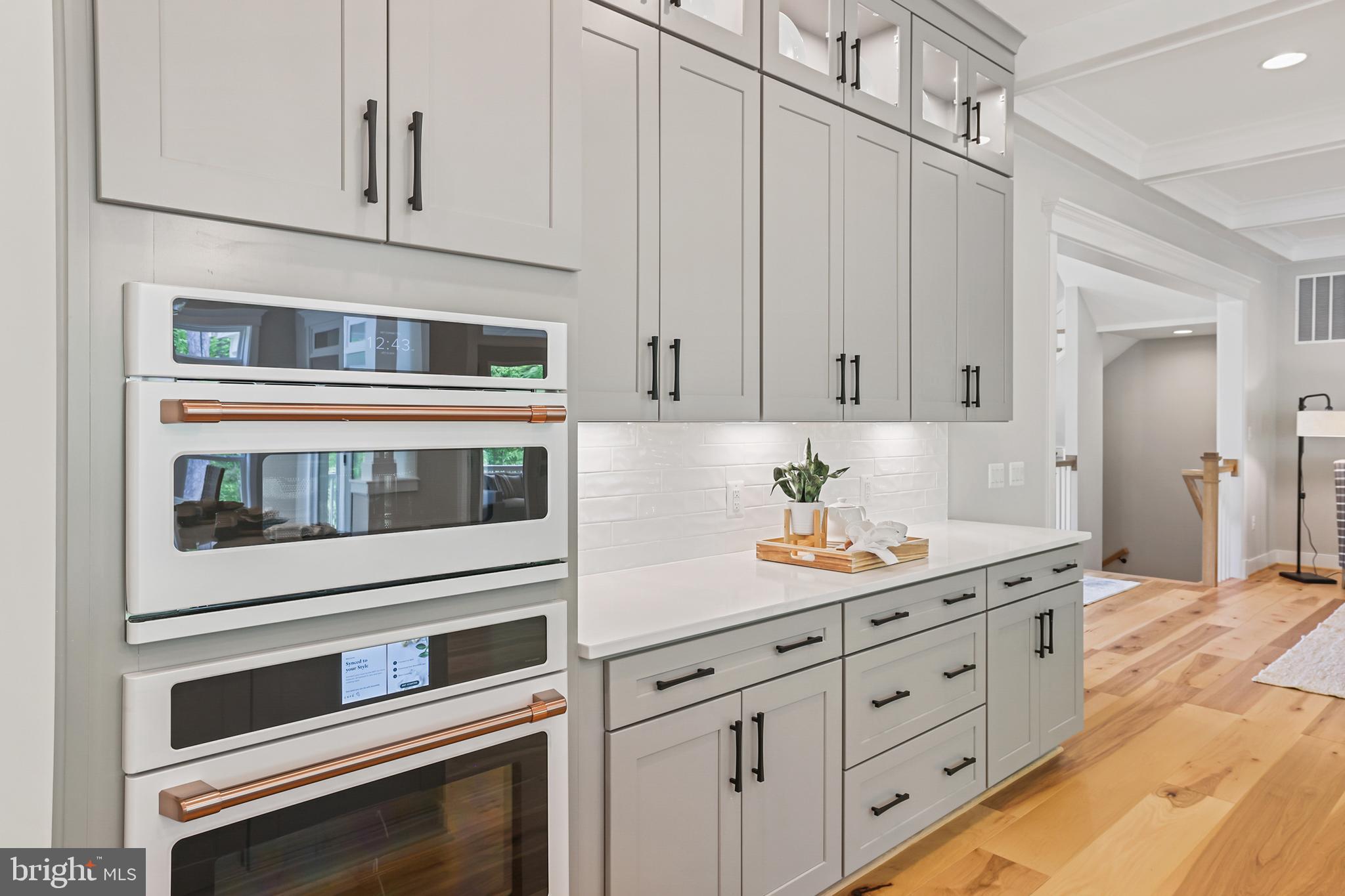 BRADDOCK WOODS - Residential