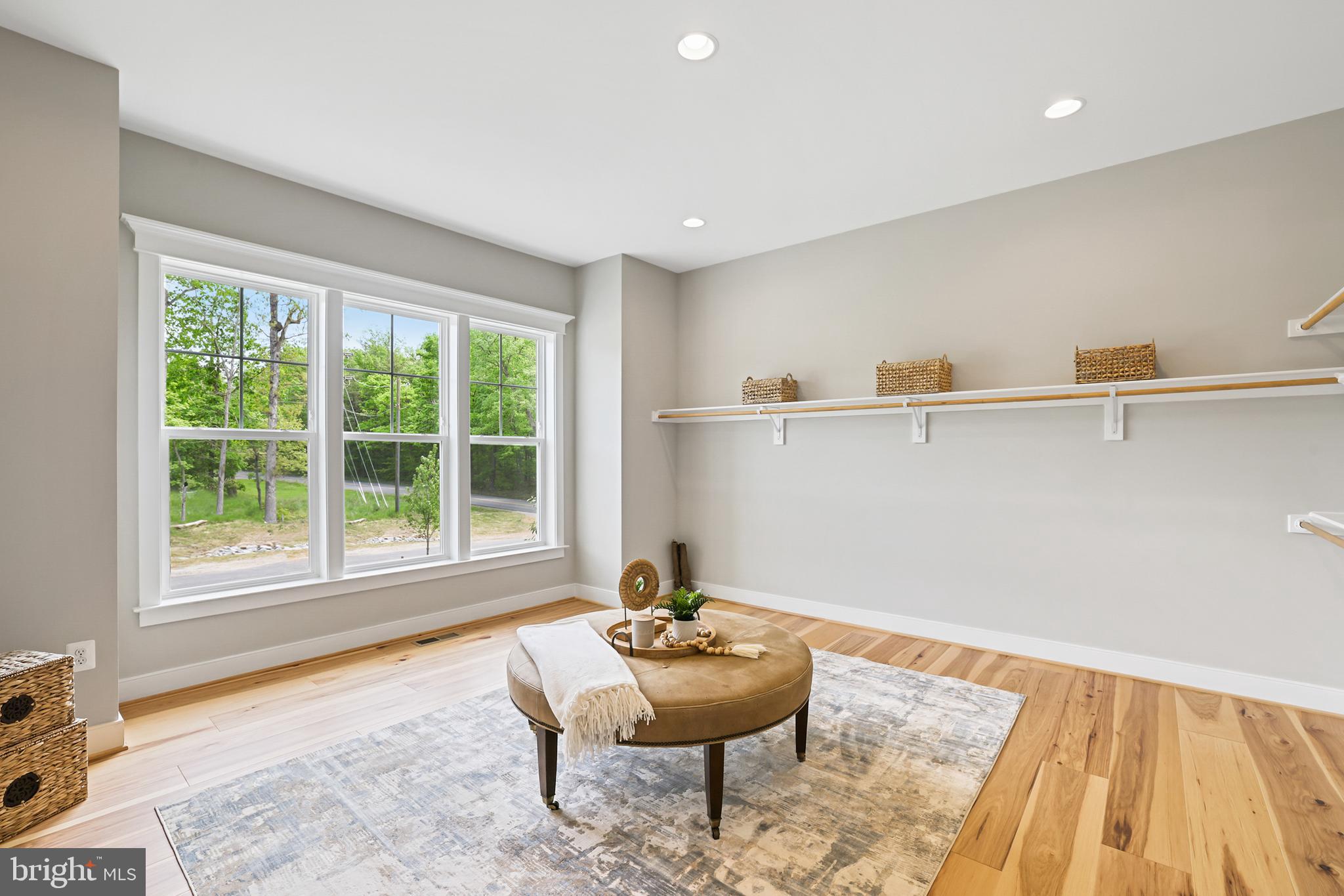 BRADDOCK WOODS - Residential