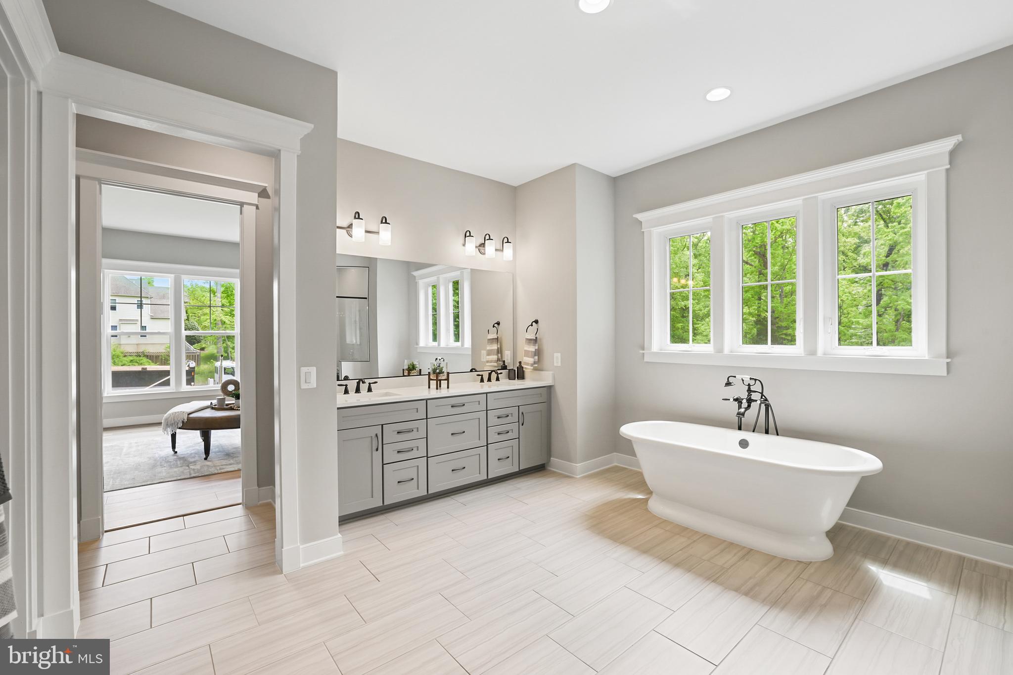 BRADDOCK WOODS - Residential