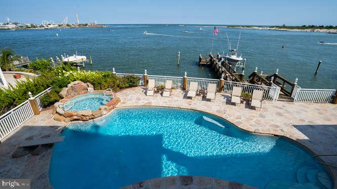 MARTHA'S  LANDING - Residential