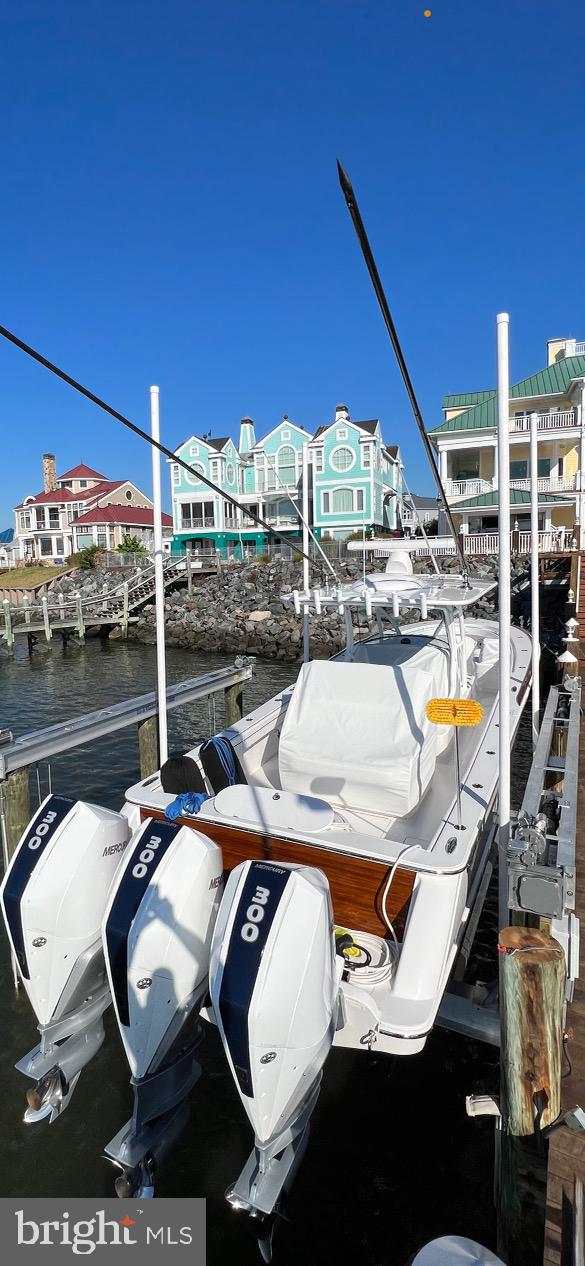 MARTHA'S  LANDING - Residential