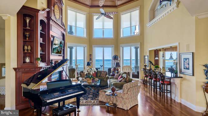 MARTHA'S  LANDING - Residential