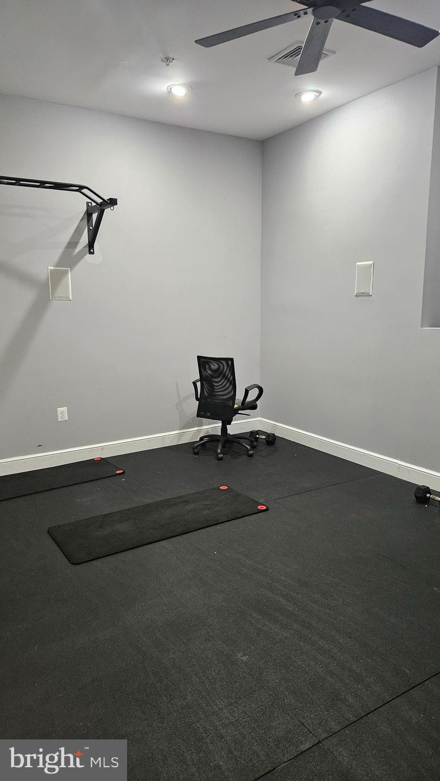 FAIRFAX RIDGE CONDOS - Residential Lease