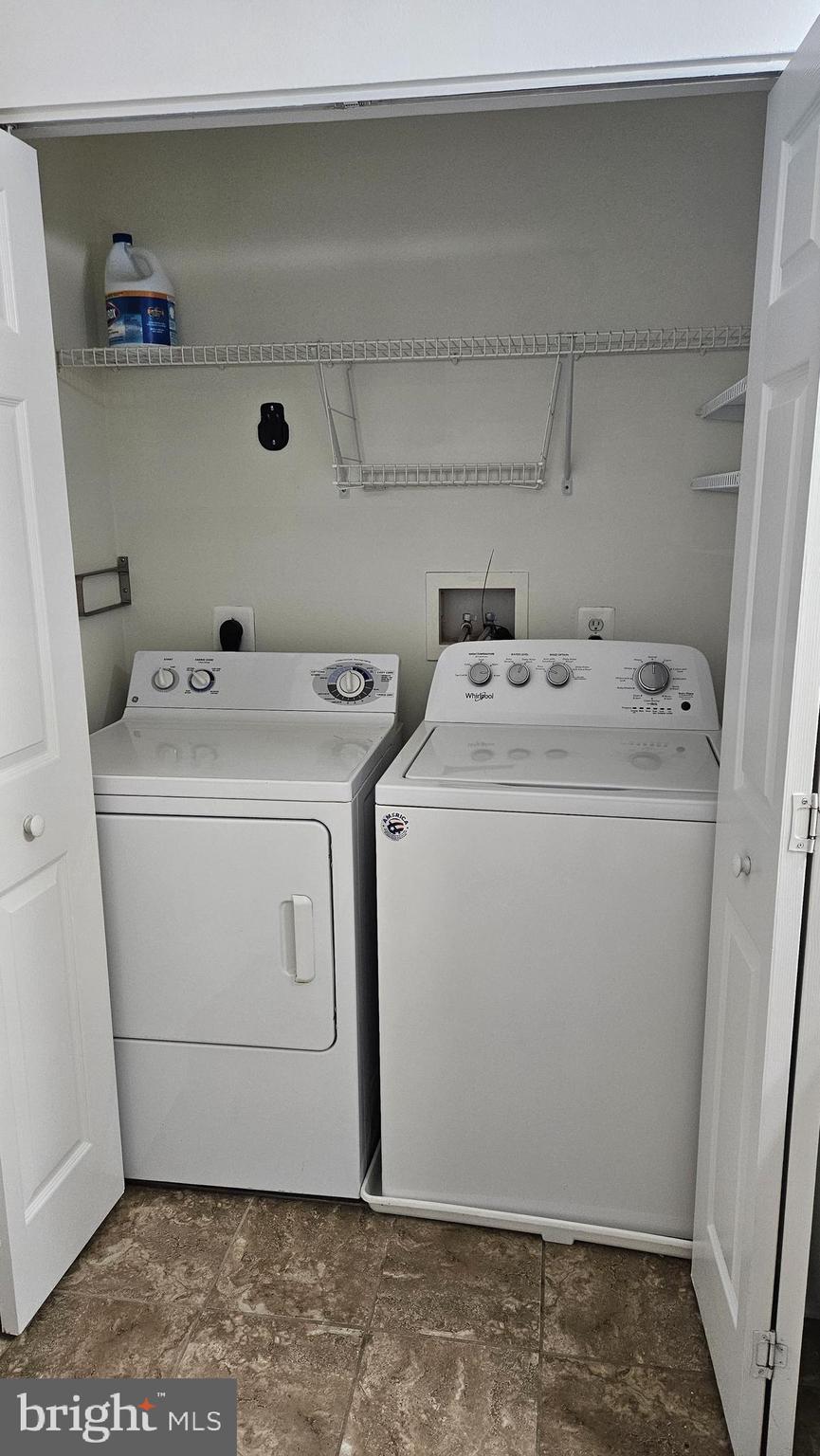 FAIRFAX RIDGE CONDOS - Residential Lease