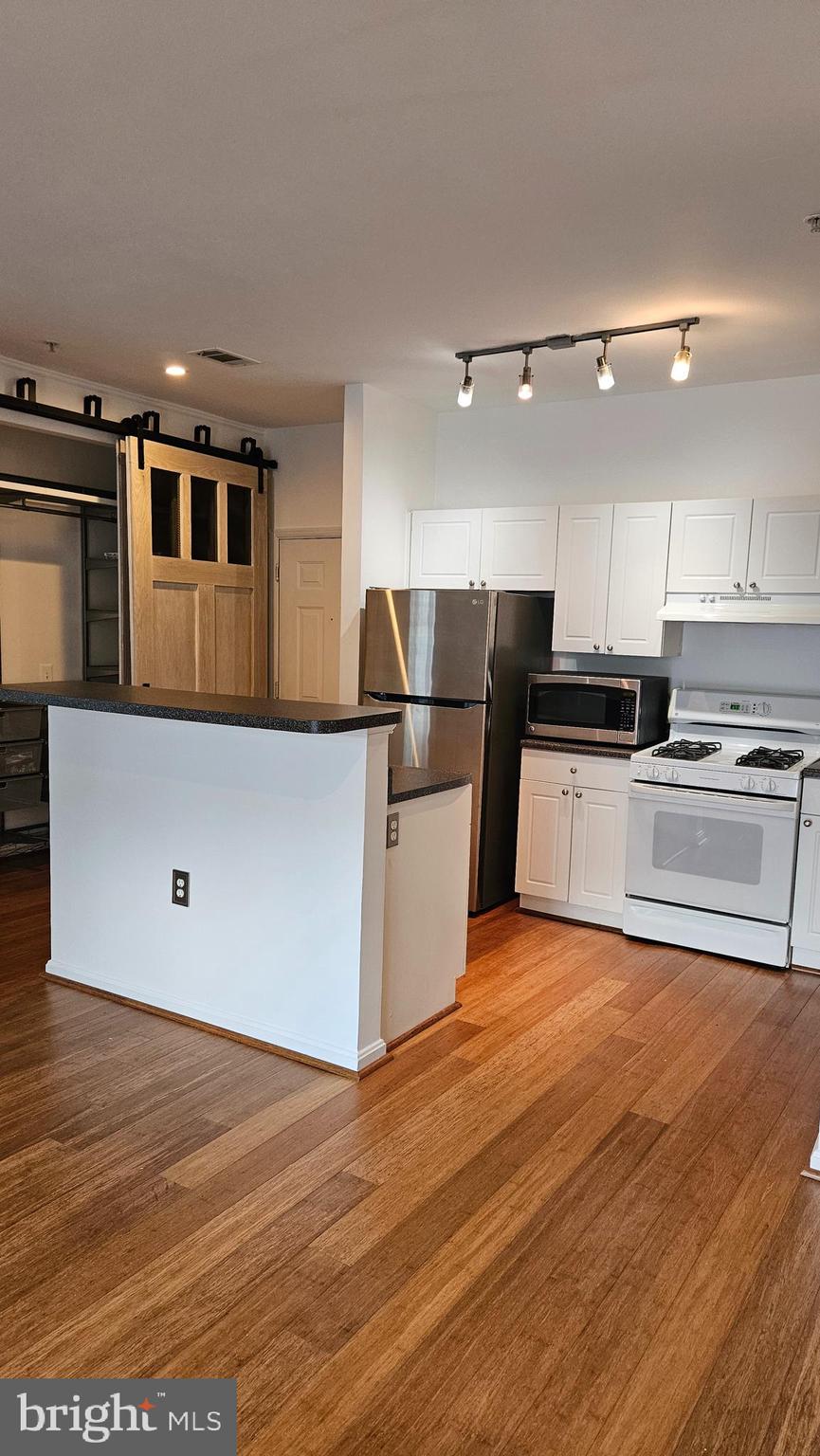 FAIRFAX RIDGE CONDOS - Residential Lease