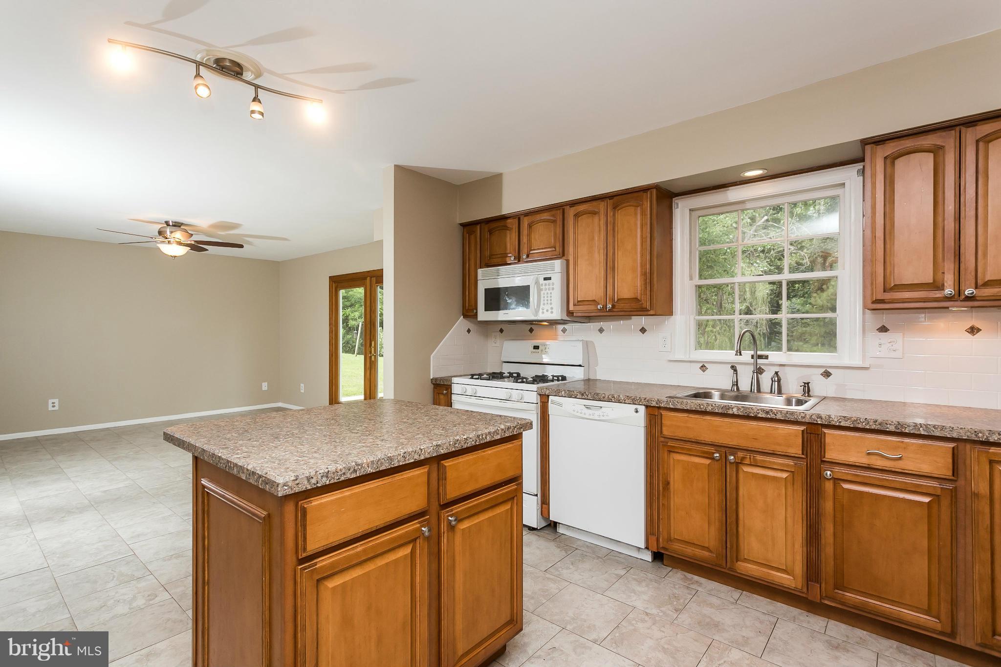 HUNTERS RUN - Residential