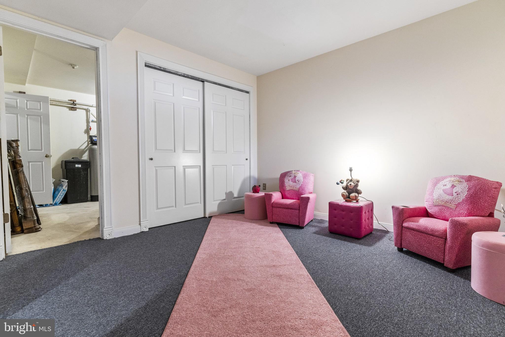 DARNESTOWN OUTSIDE - Residential