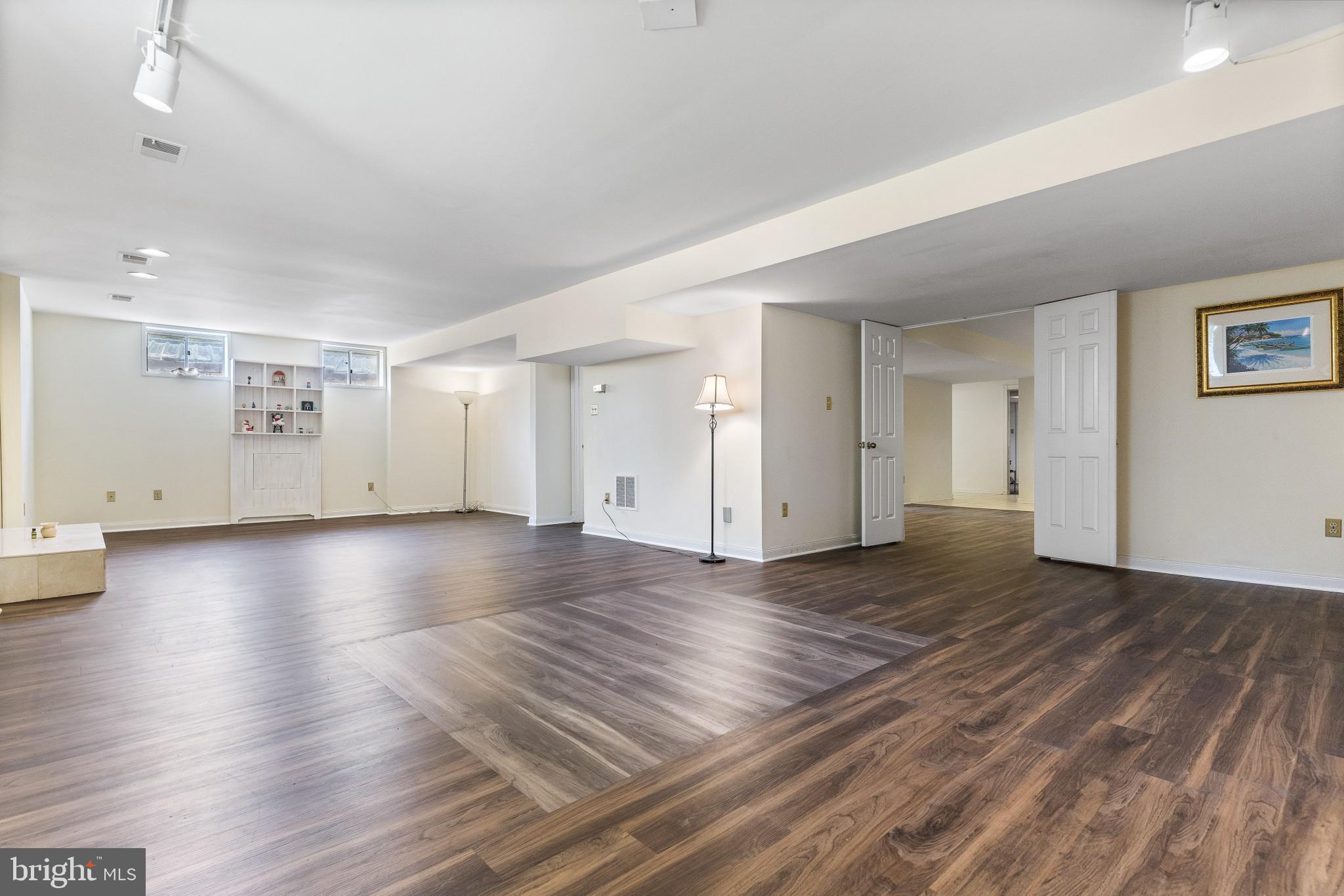 DARNESTOWN OUTSIDE - Residential