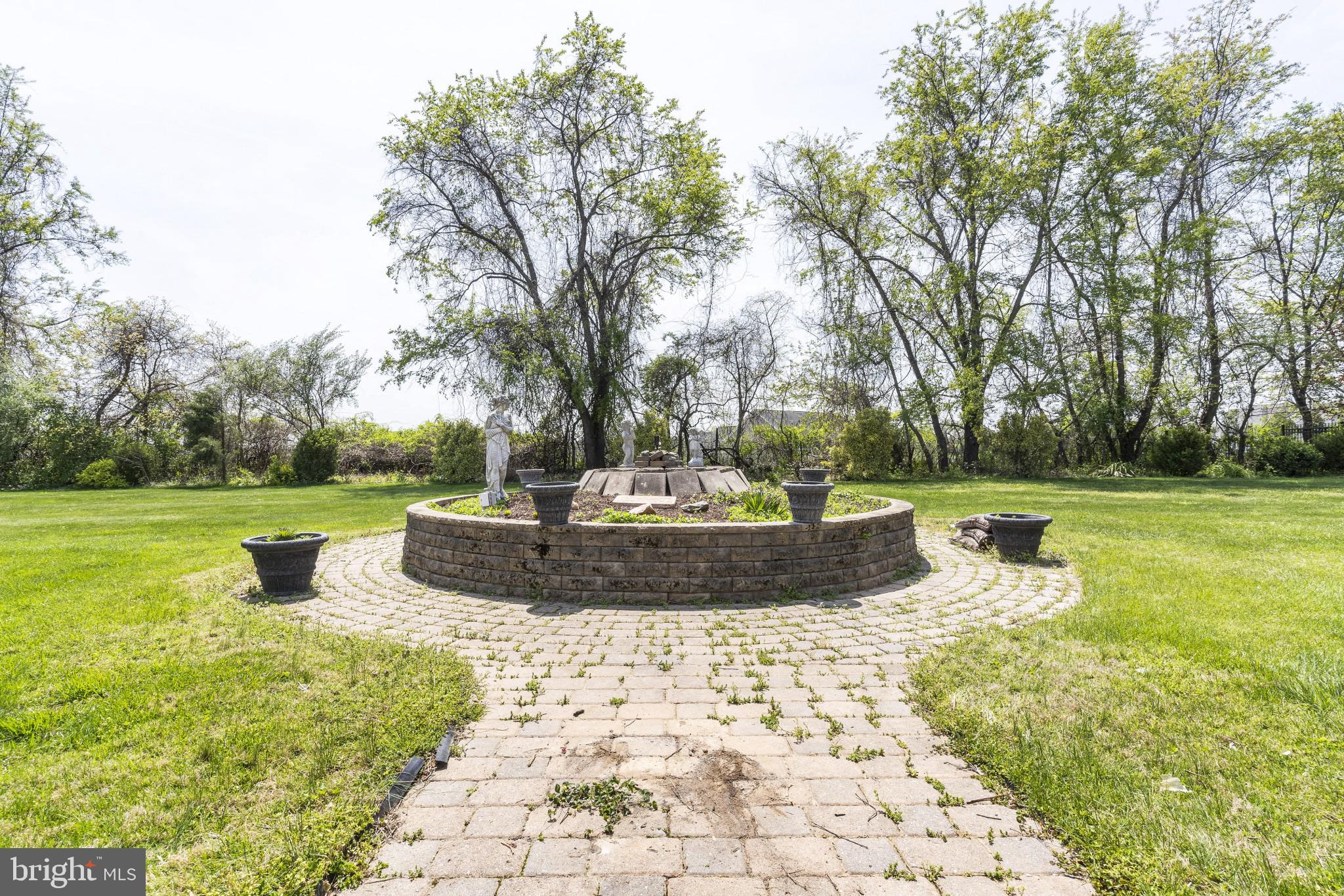 DARNESTOWN OUTSIDE - Residential