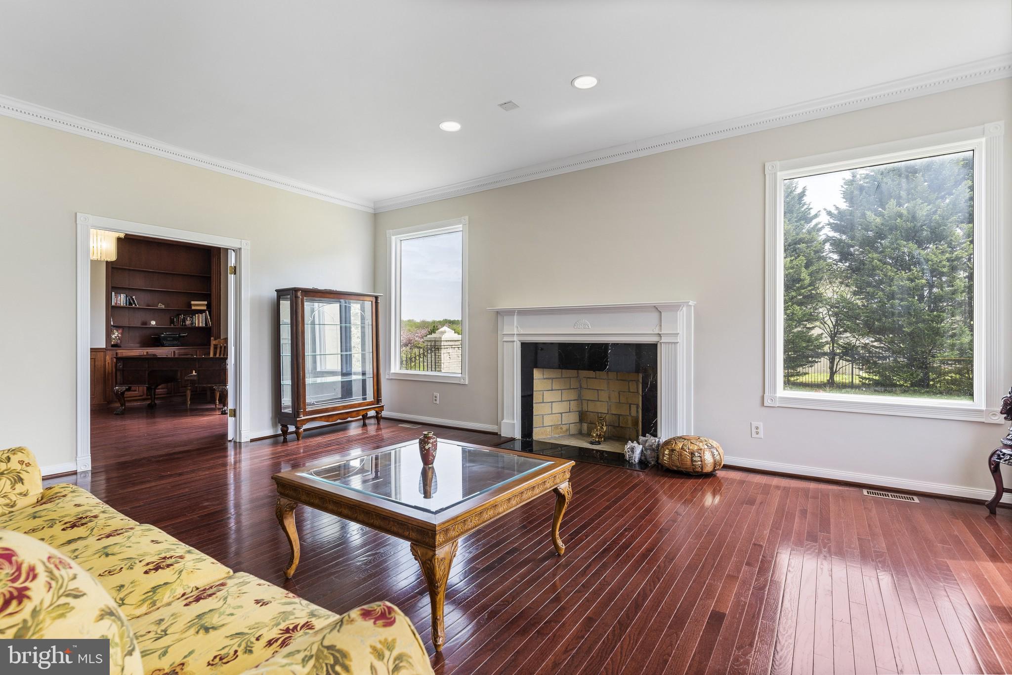 DARNESTOWN OUTSIDE - Residential