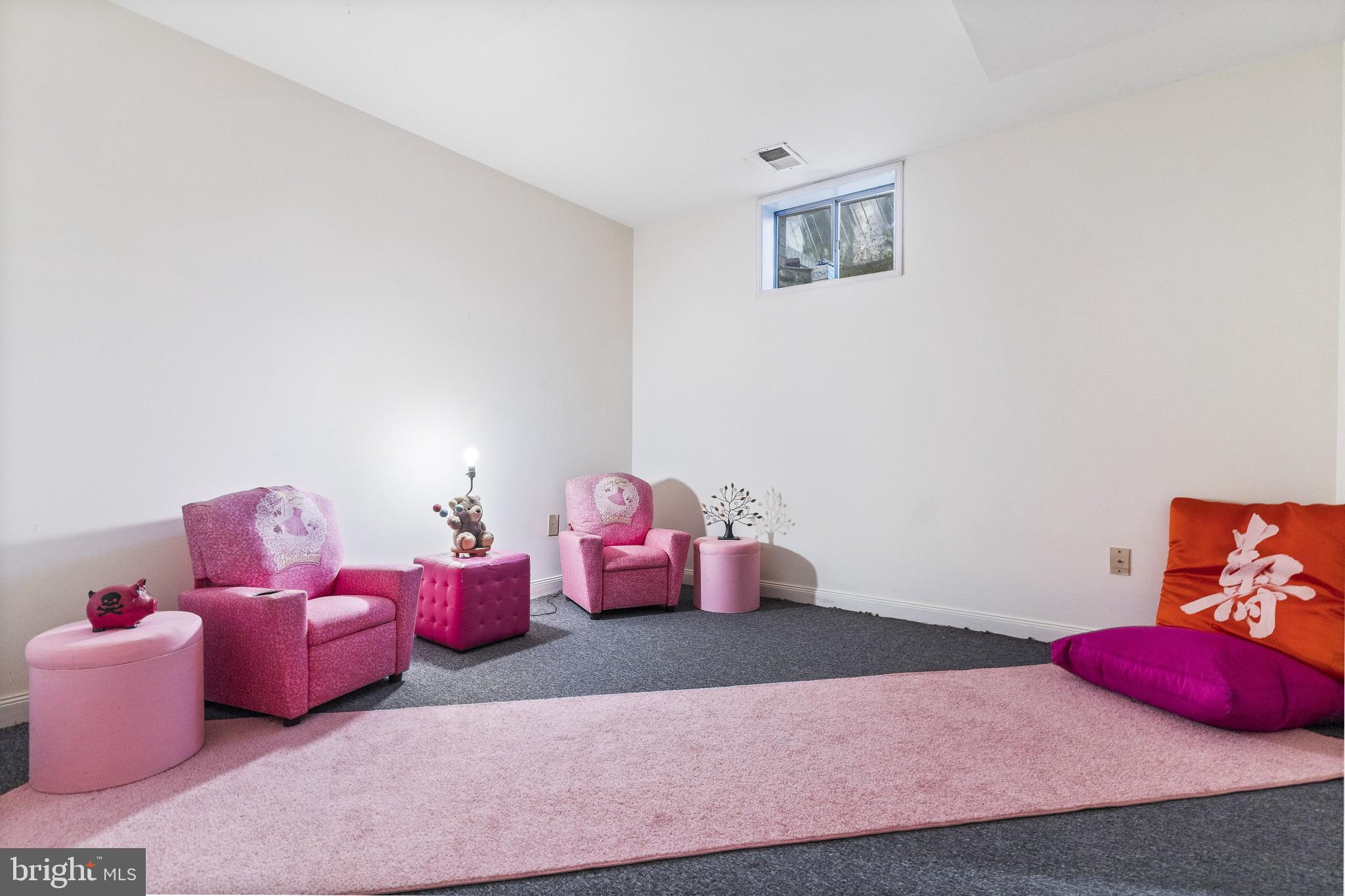 DARNESTOWN OUTSIDE - Residential