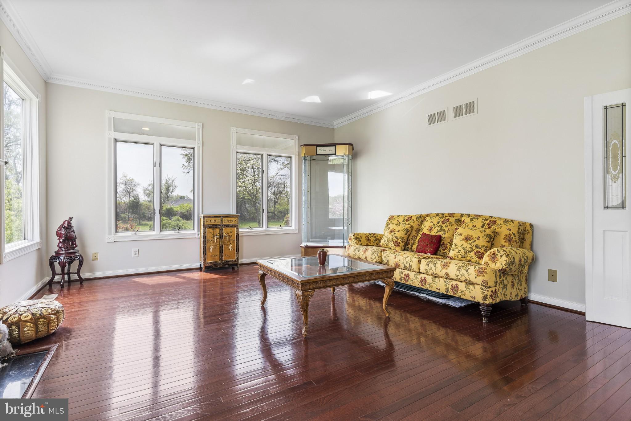 DARNESTOWN OUTSIDE - Residential