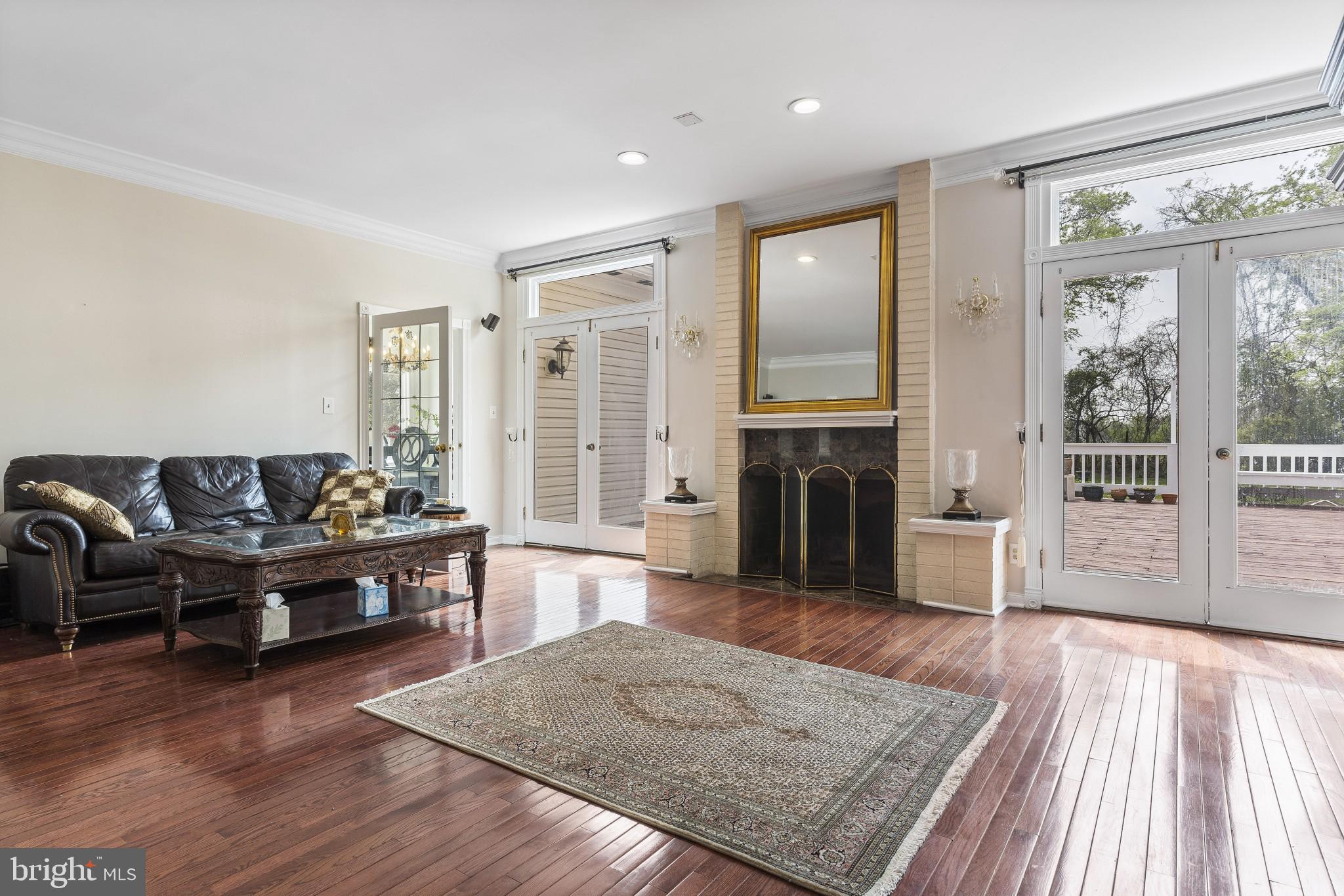 DARNESTOWN OUTSIDE - Residential