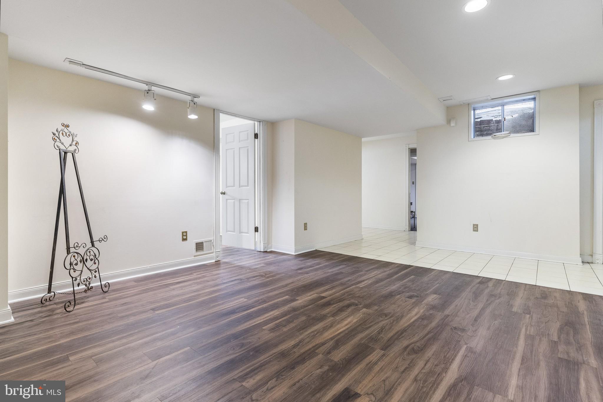 DARNESTOWN OUTSIDE - Residential