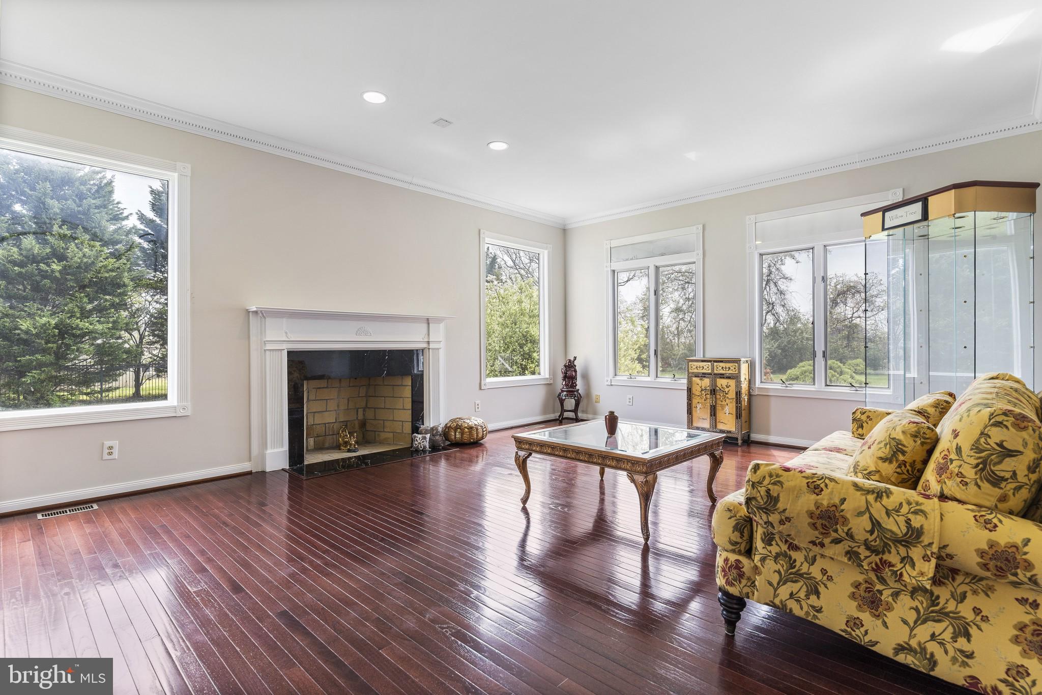 DARNESTOWN OUTSIDE - Residential