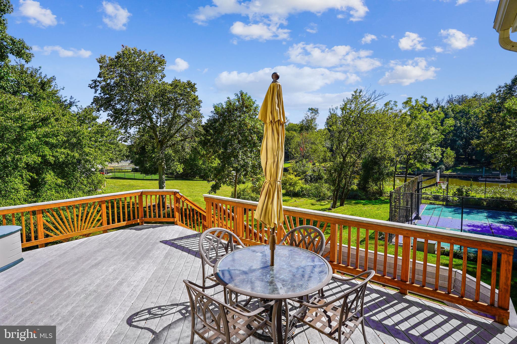 WOODLAND PARK - Residential