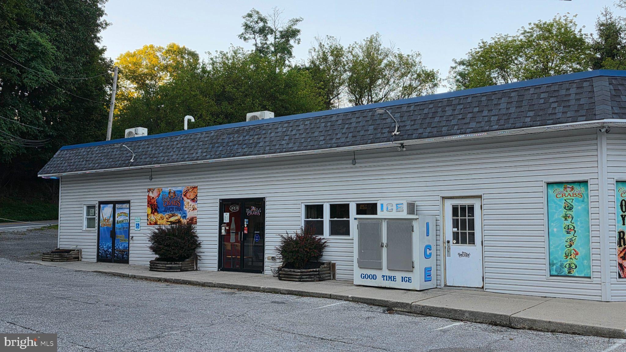 1 W MAIN STREET