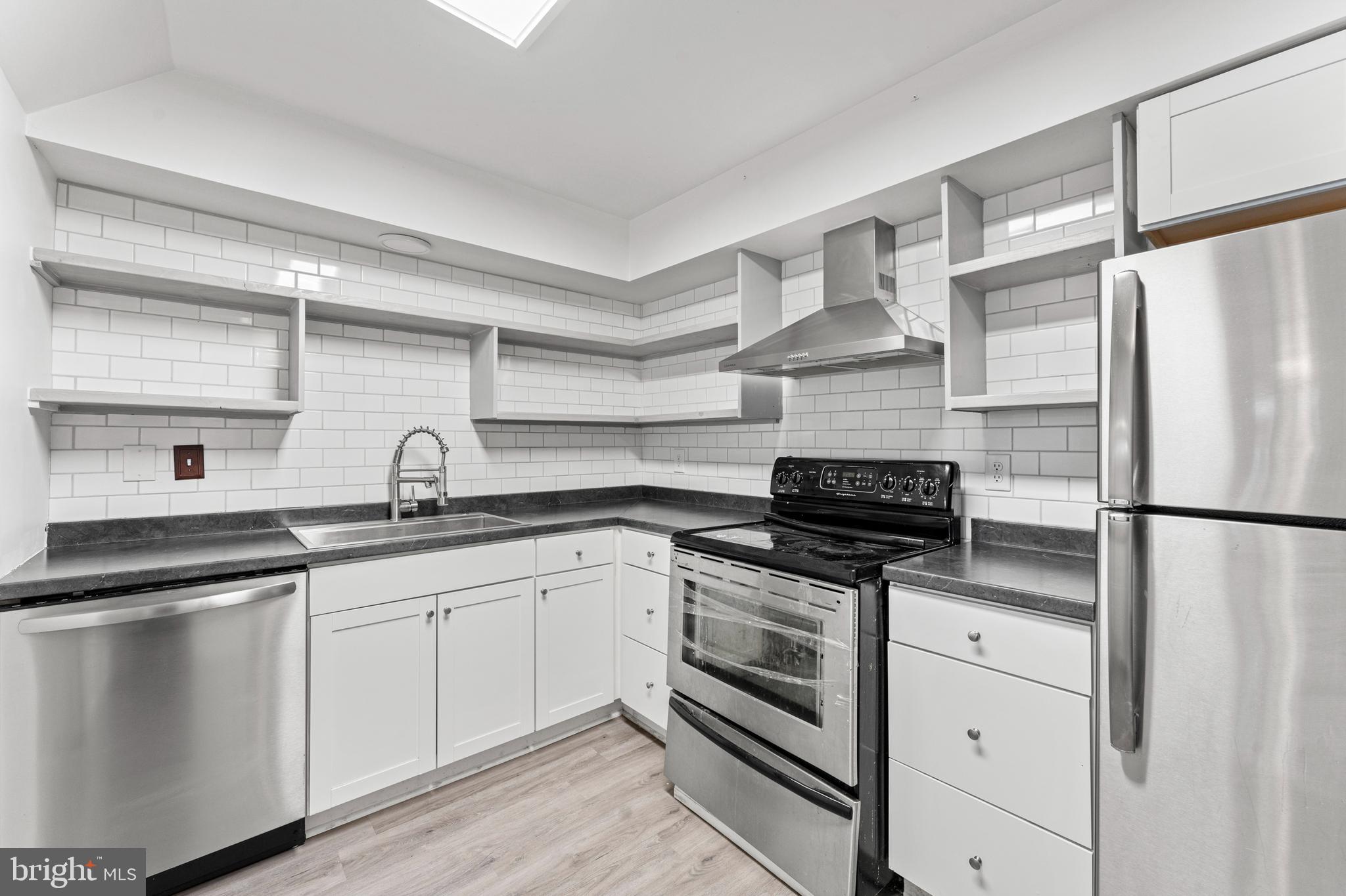 STONINGTON CONDOMINIUMS - Residential Lease