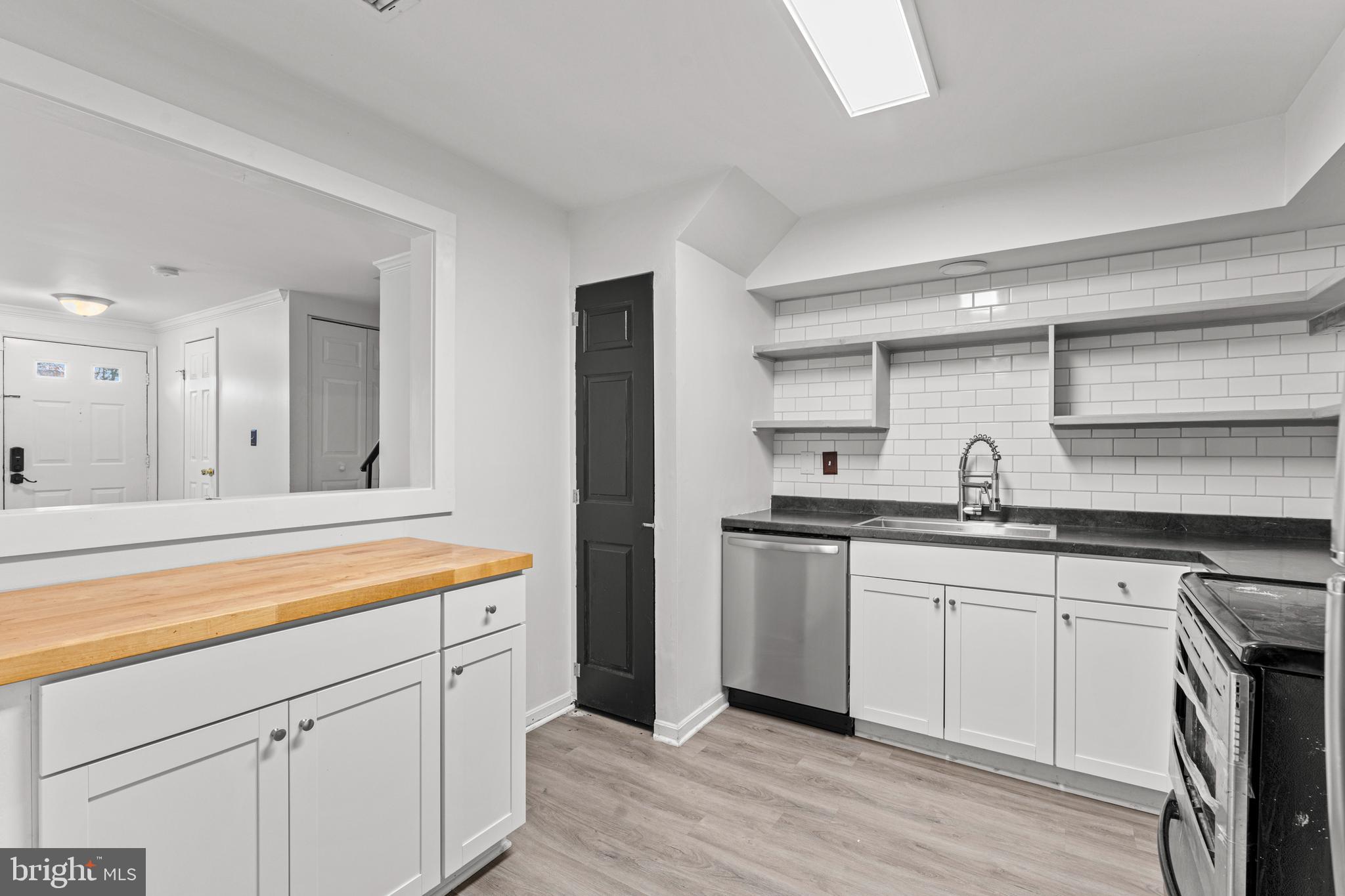 STONINGTON CONDOMINIUMS - Residential Lease