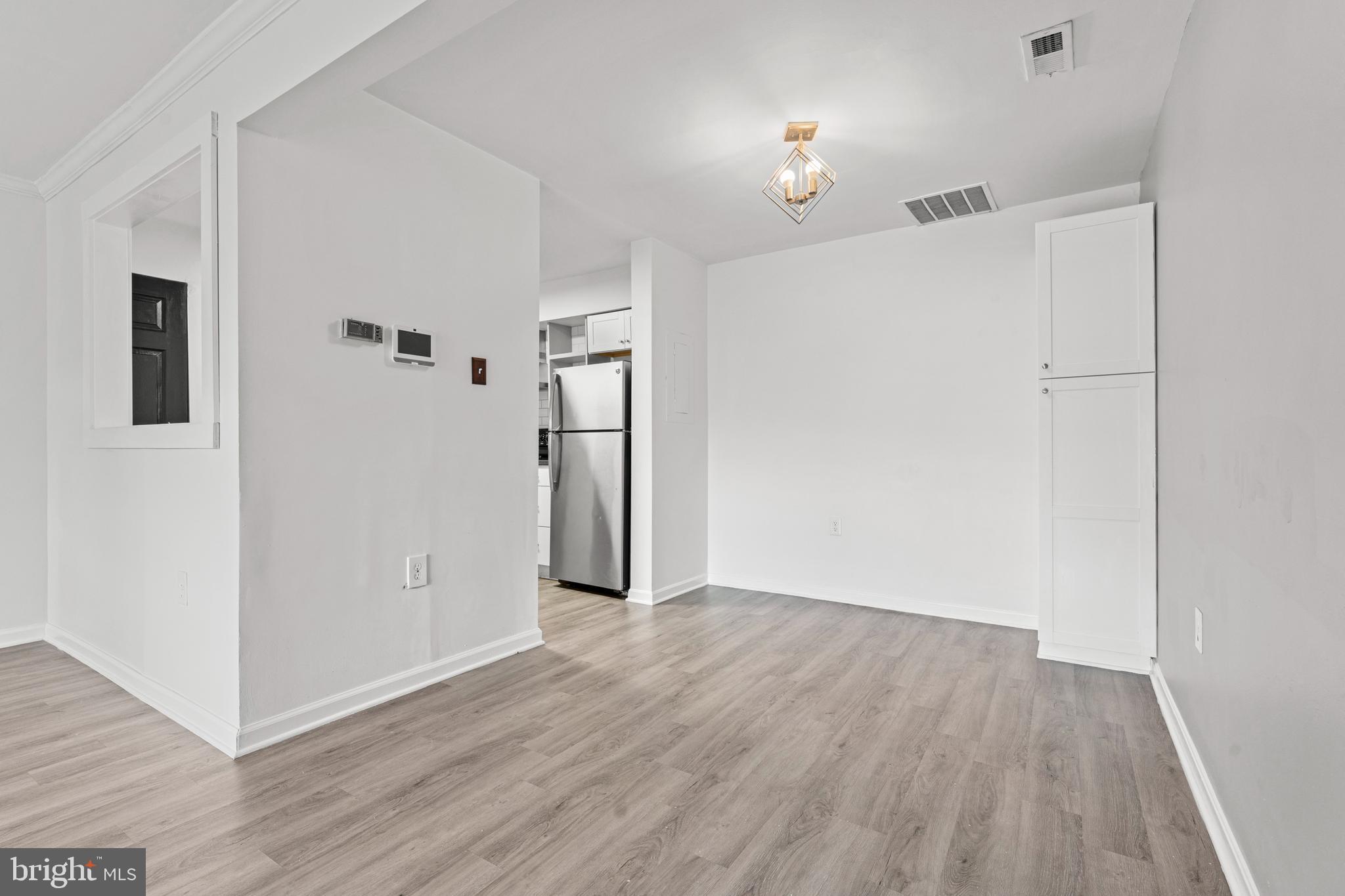 STONINGTON CONDOMINIUMS - Residential Lease