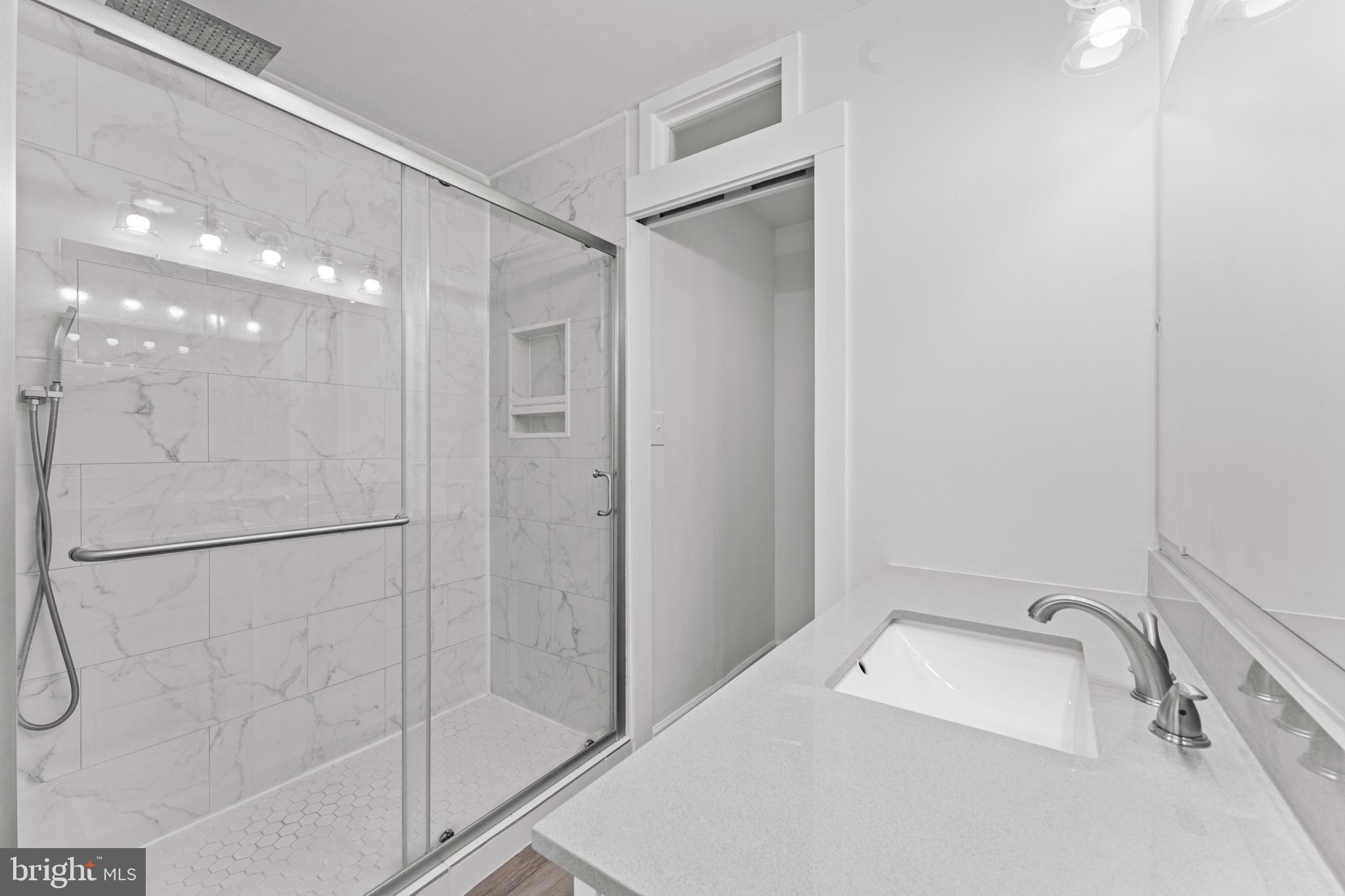 STONINGTON CONDOMINIUMS - Residential Lease