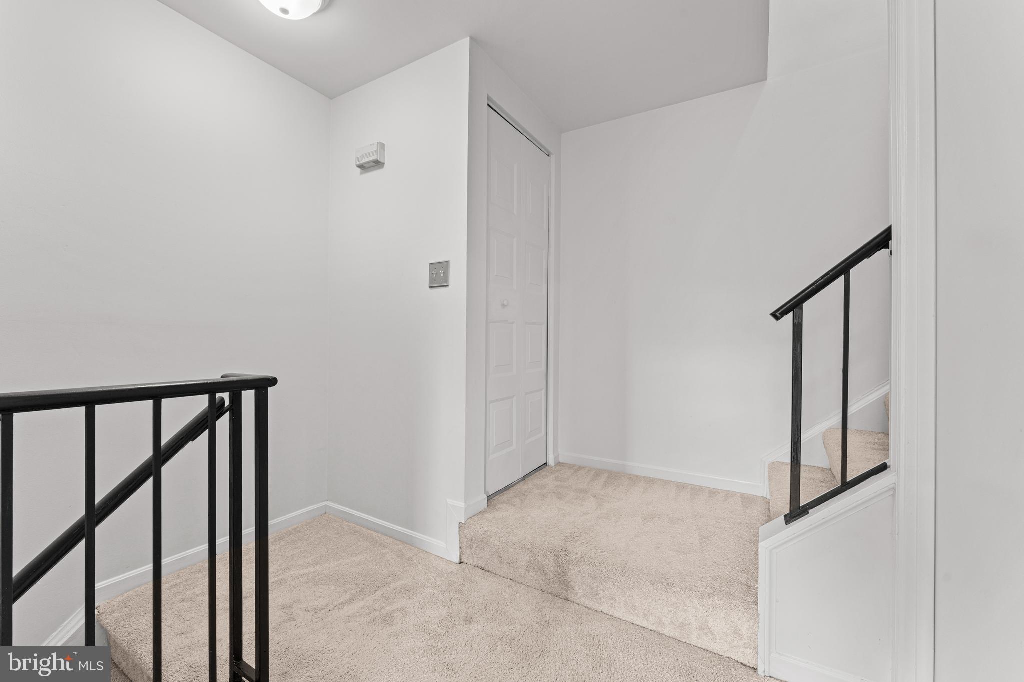 STONINGTON CONDOMINIUMS - Residential Lease