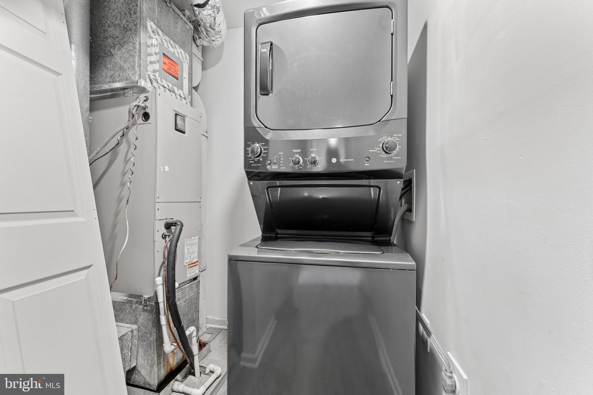 STONINGTON CONDOMINIUMS - Residential Lease