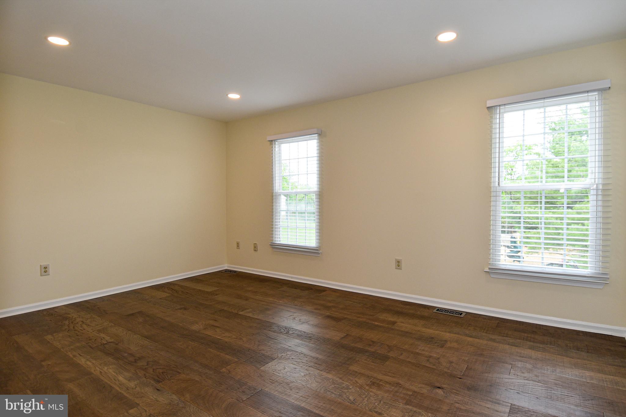 ROBIN MEADOWS - Residential Lease