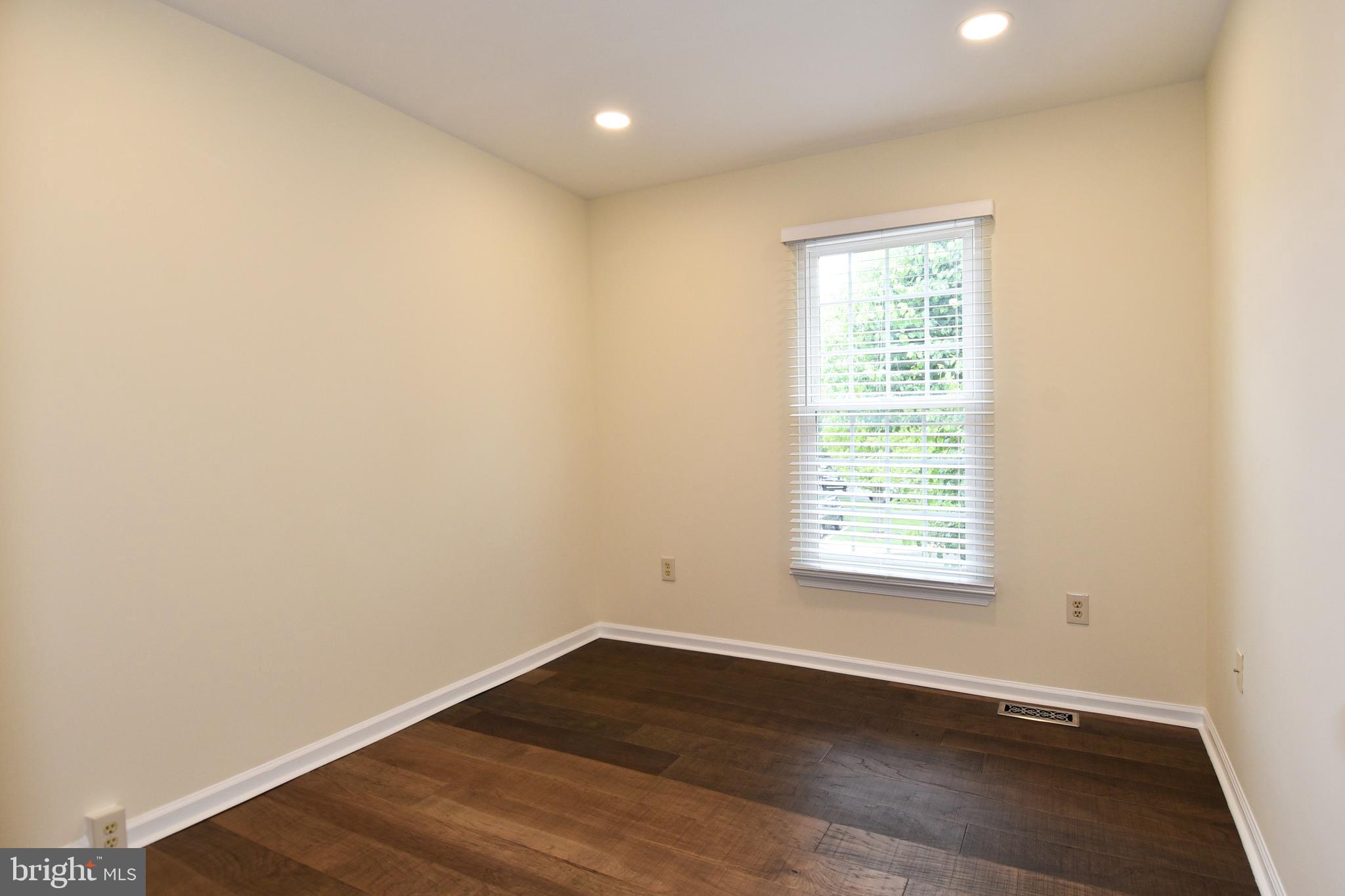 ROBIN MEADOWS - Residential Lease