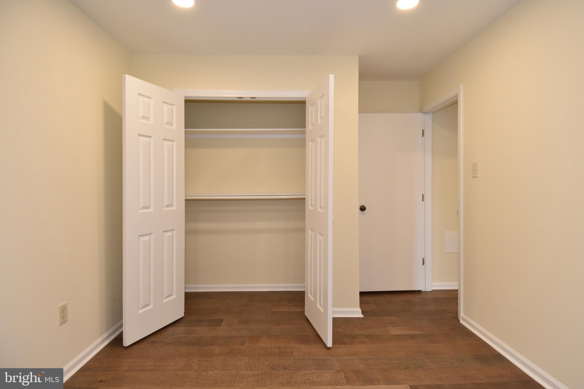 ROBIN MEADOWS - Residential Lease