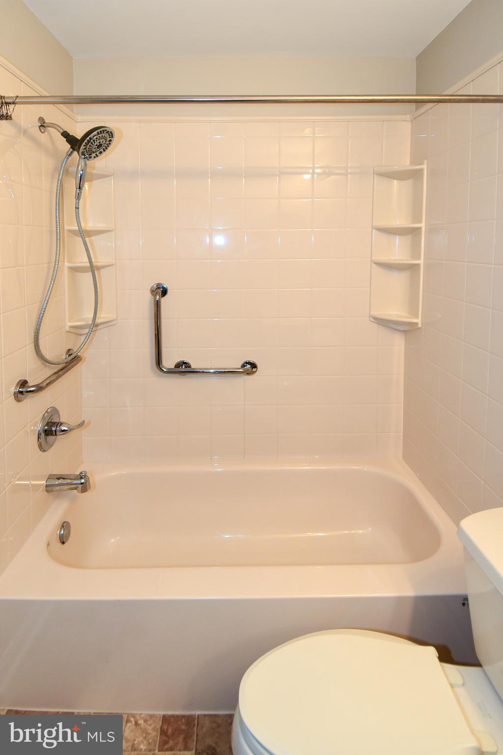 ROBIN MEADOWS - Residential Lease