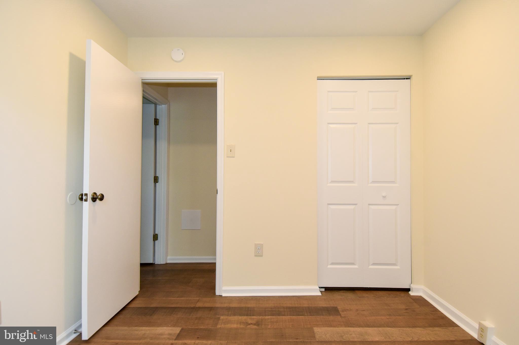 ROBIN MEADOWS - Residential Lease