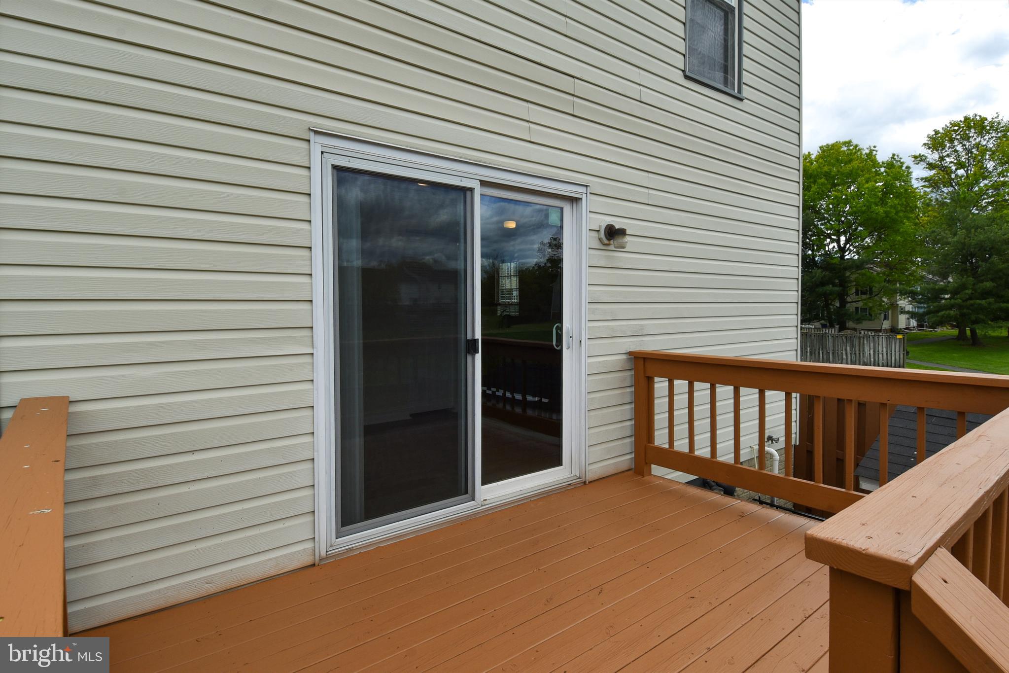 ROBIN MEADOWS - Residential Lease