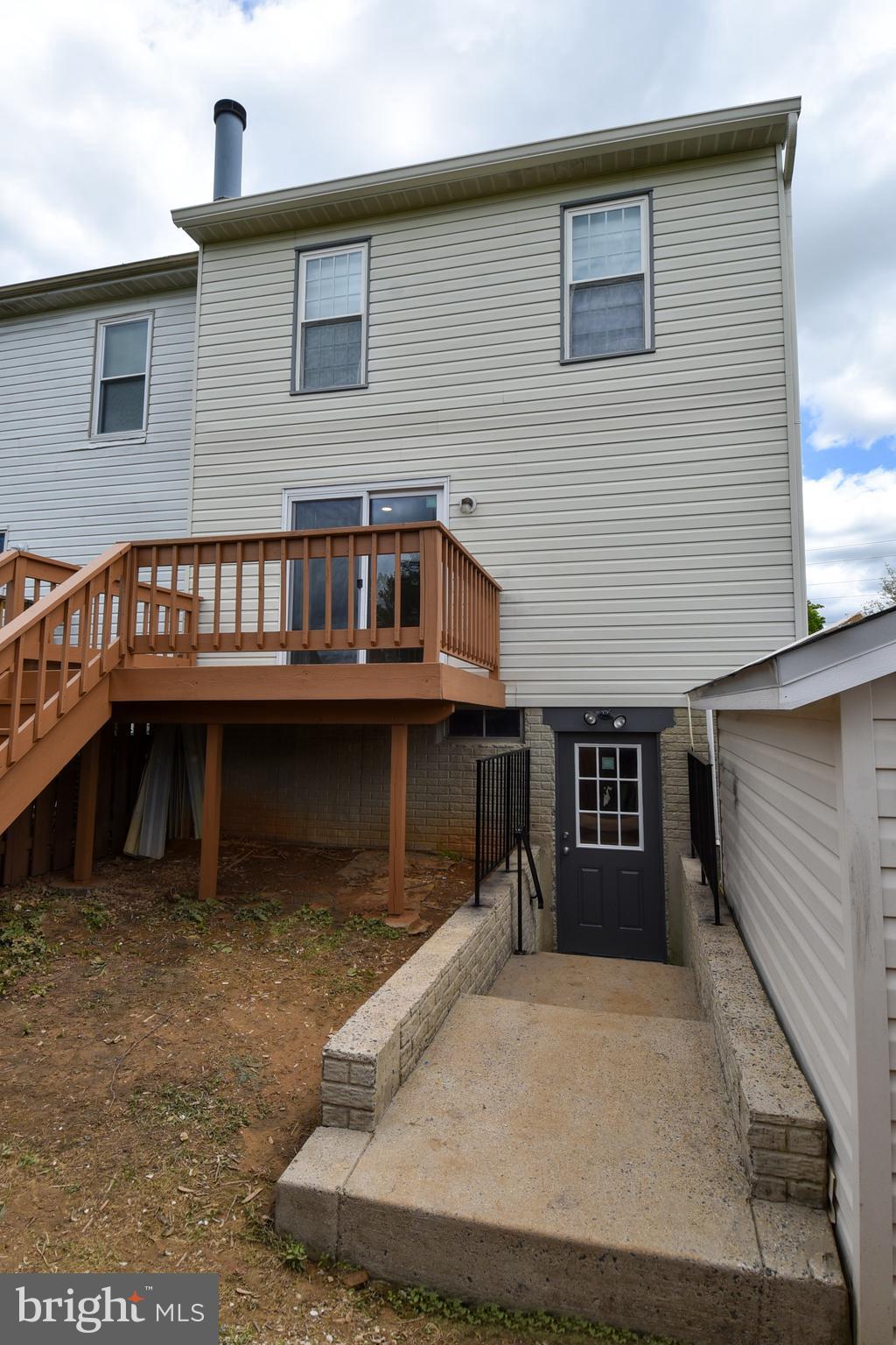 ROBIN MEADOWS - Residential Lease