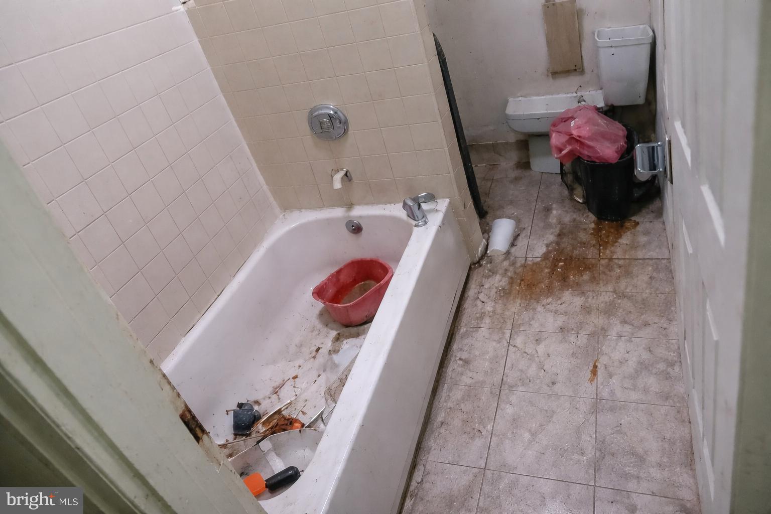 BROADWAY EAST - Residential