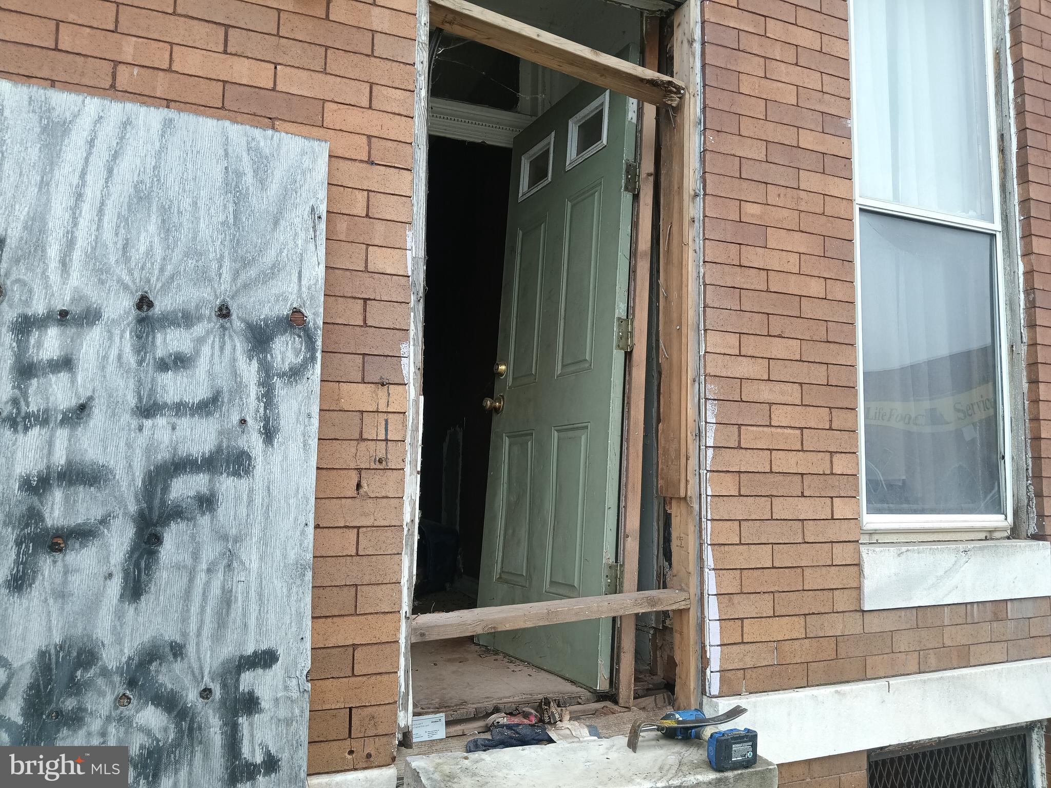 BROADWAY EAST - Residential